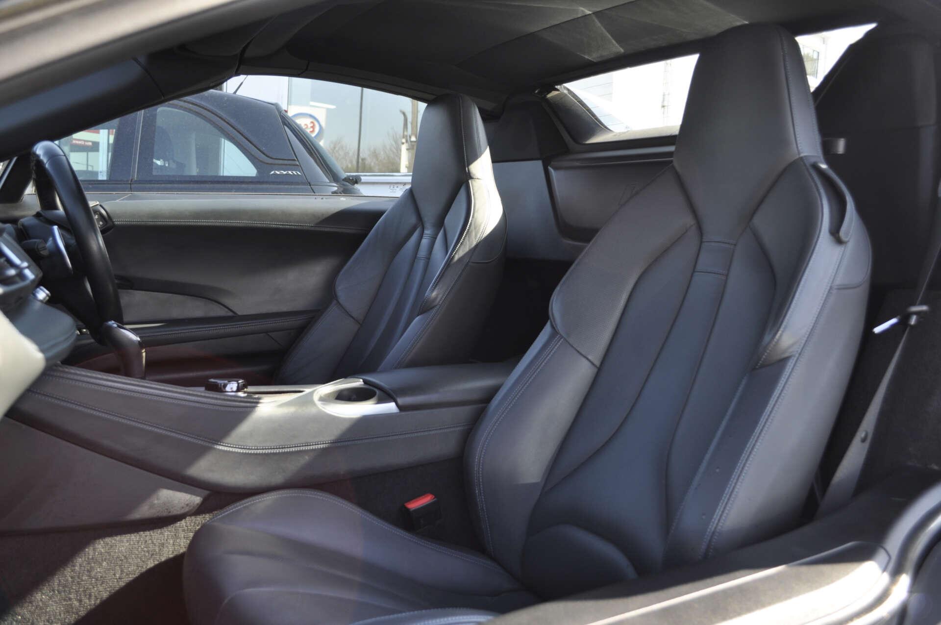 BMW I8 view 11
