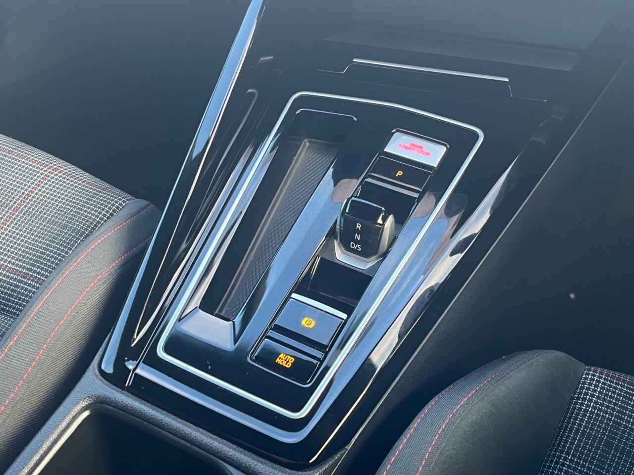 Volkswagen Golf view 17