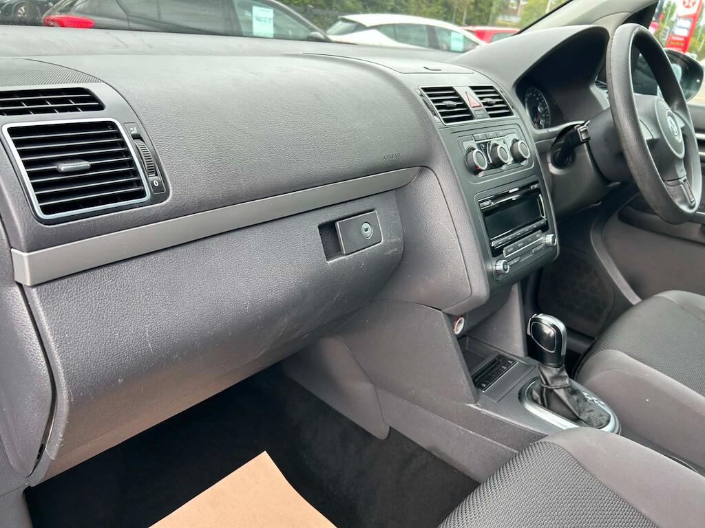 Volkswagen Touran view 19