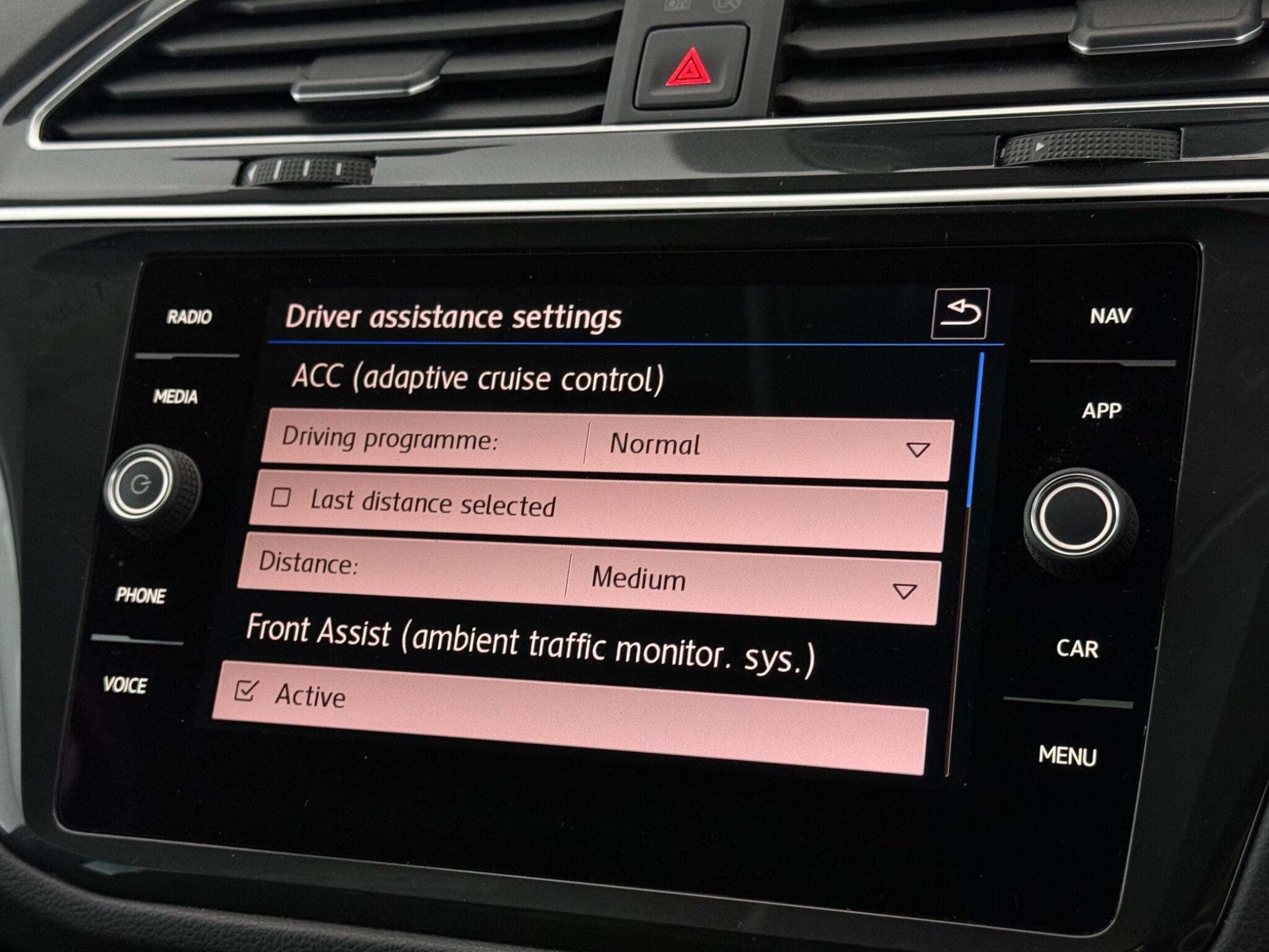 Volkswagen Tiguan view 31