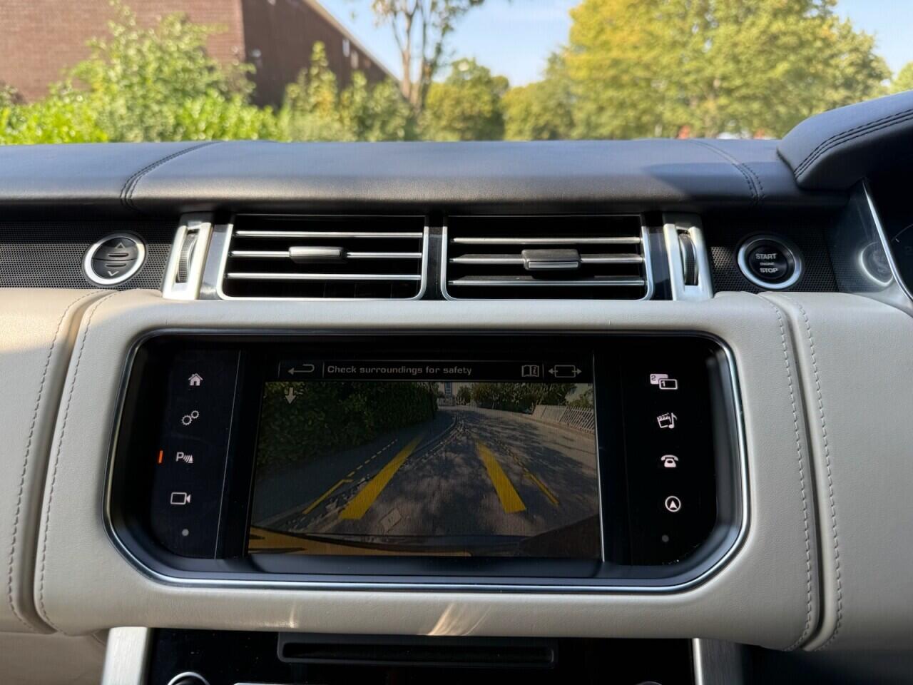 Land Rover Range Rover view 31