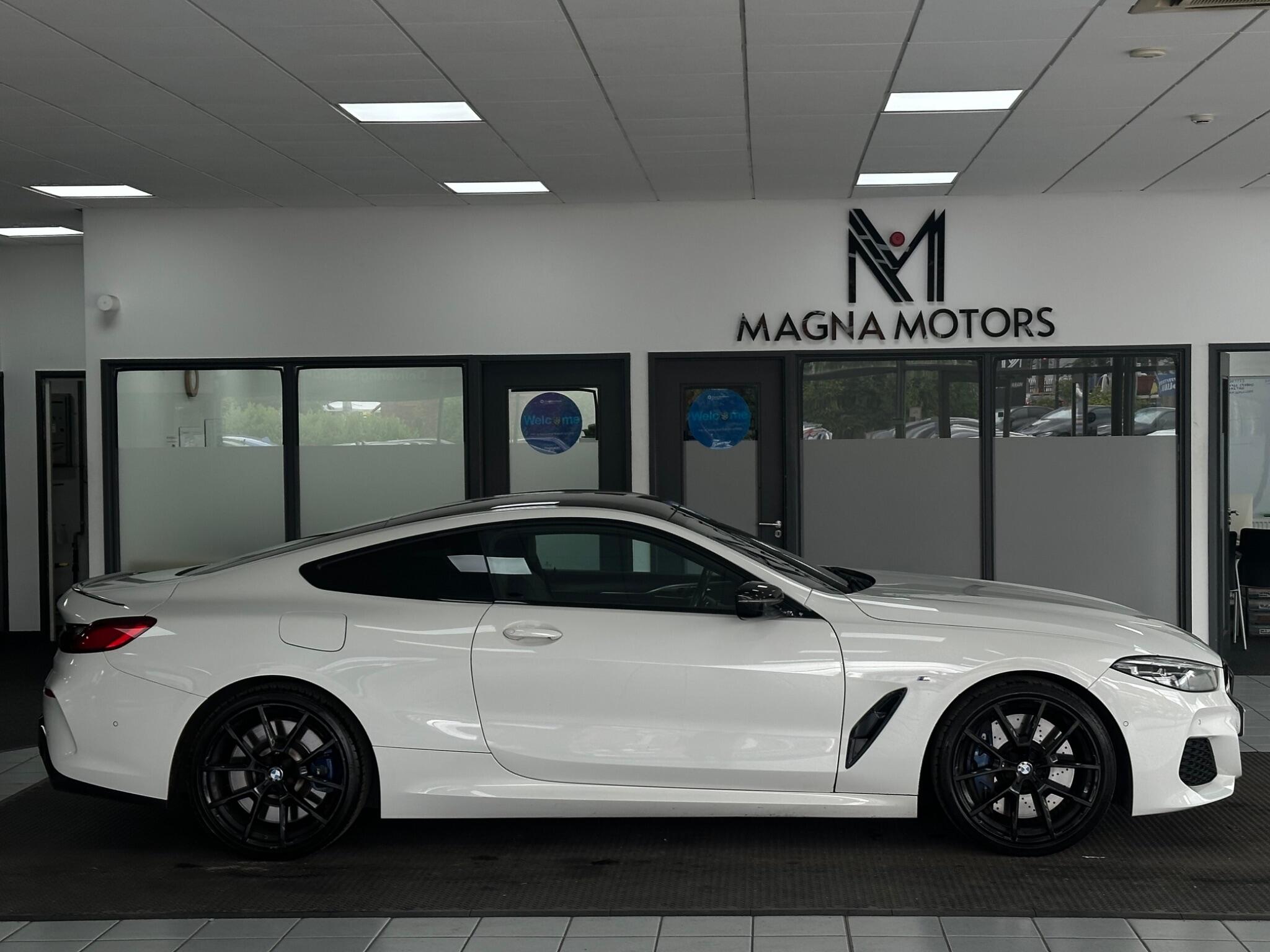BMW 8 Series view 4