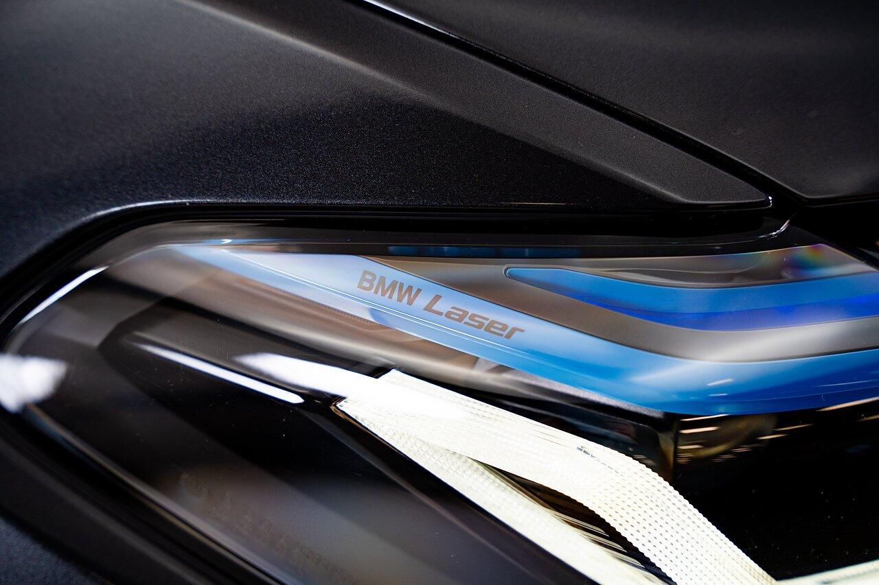 BMW M5 view 24