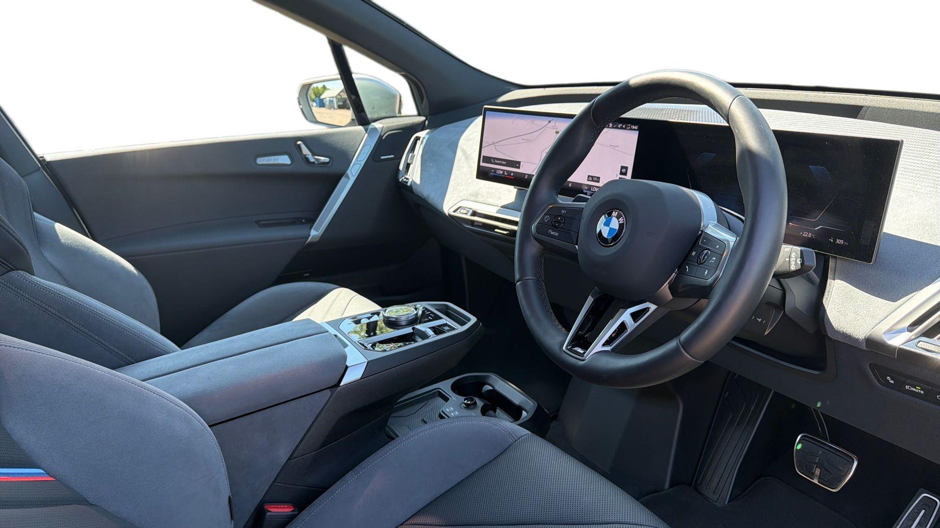 BMW Ix view 6