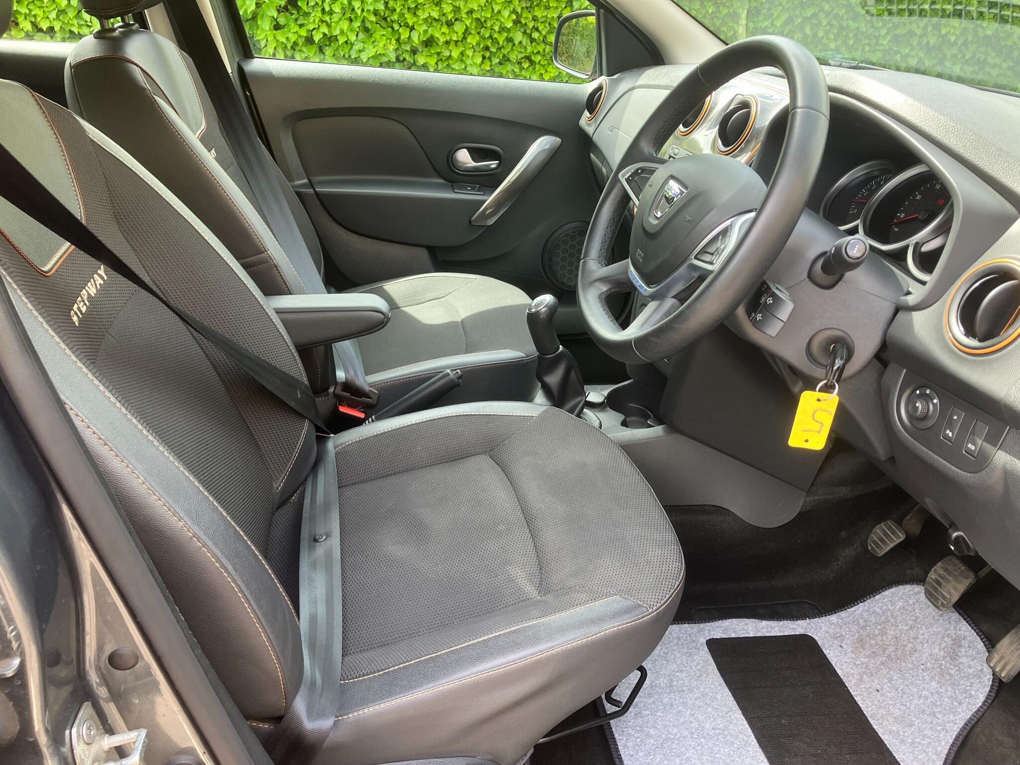 Dacia Sandero Stepway view 9