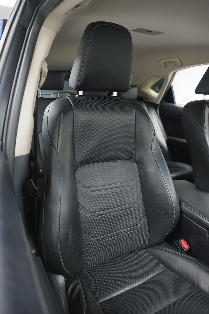 Lexus NX view 13