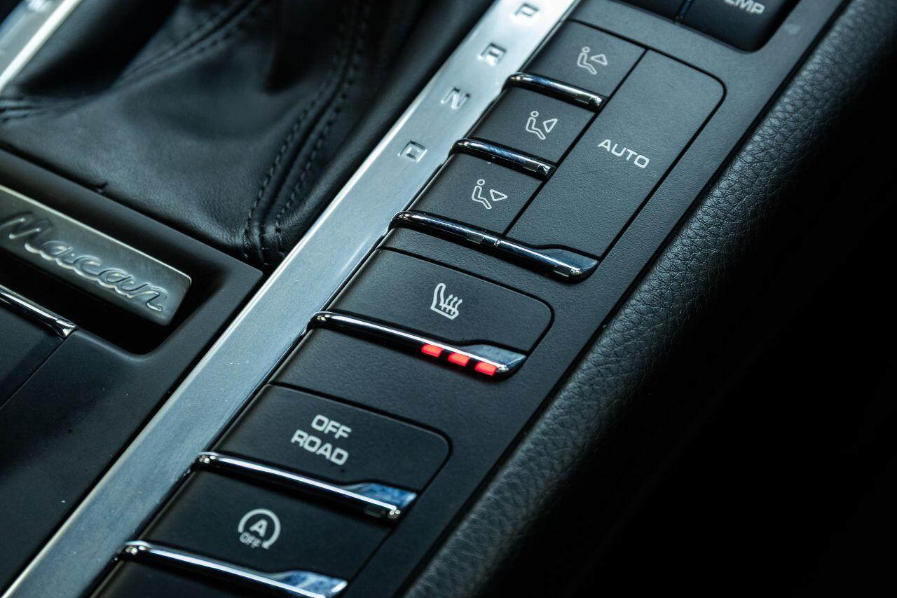 Porsche Macan view 34