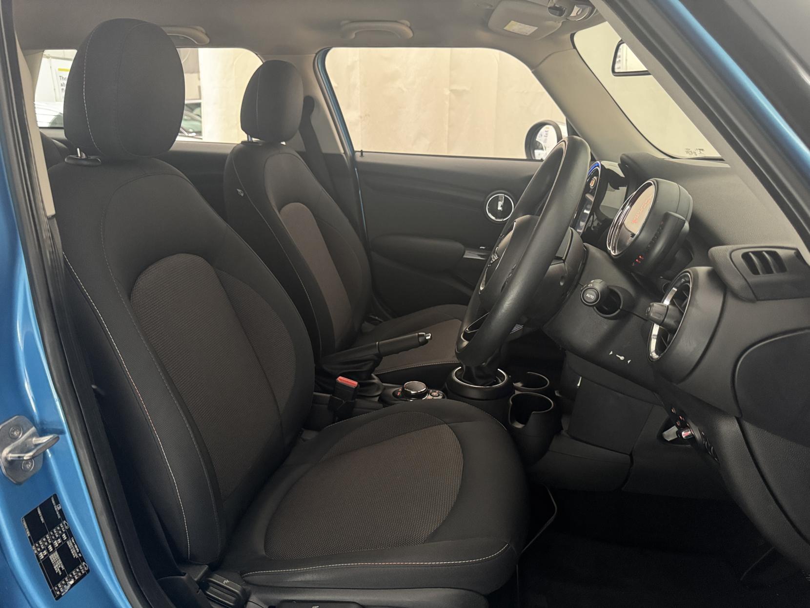 Mini Hatch view 56