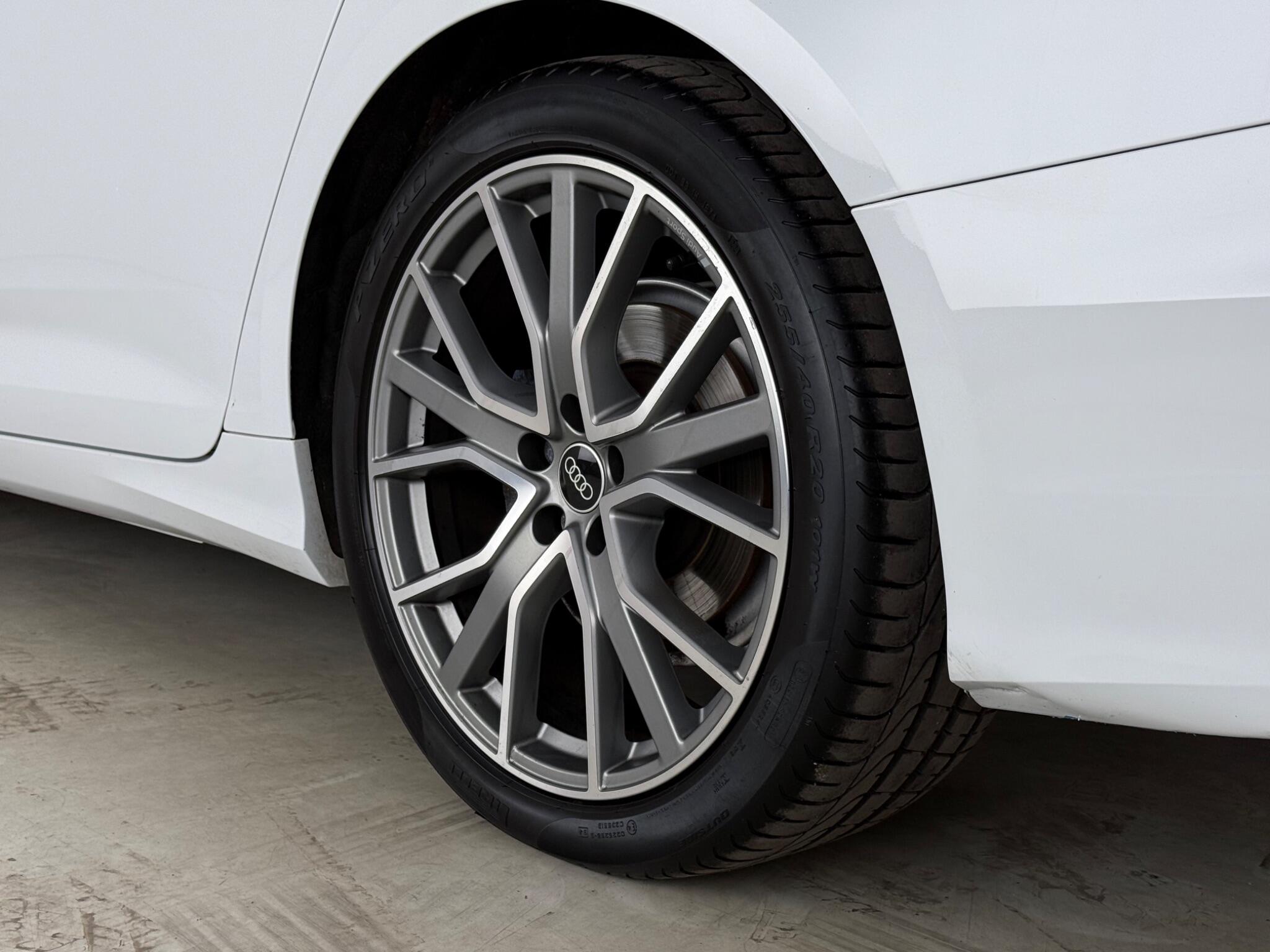 Audi A6 view 9