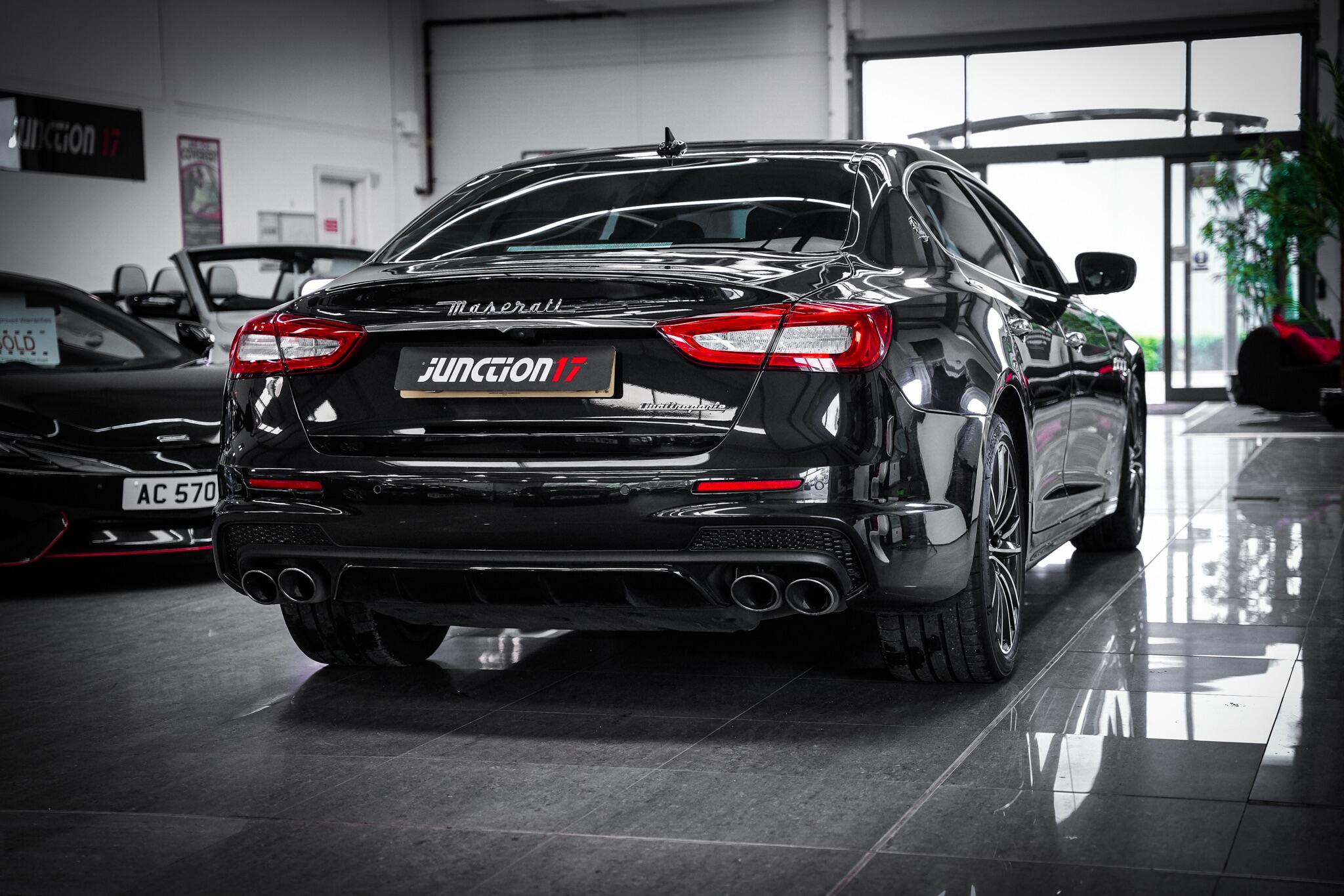 Maserati Quattroporte view 15