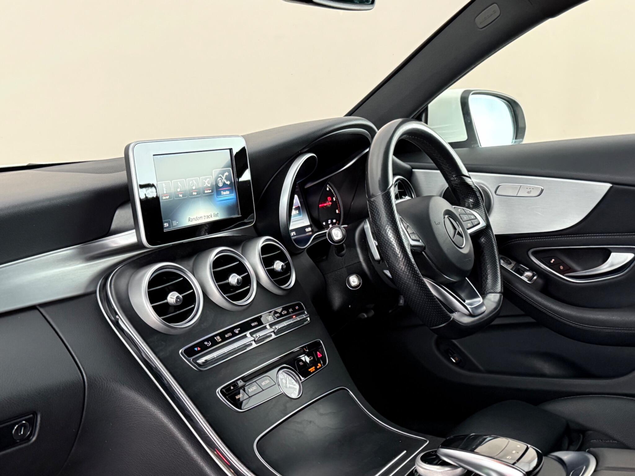 Mercedes-Benz C-Class view 4