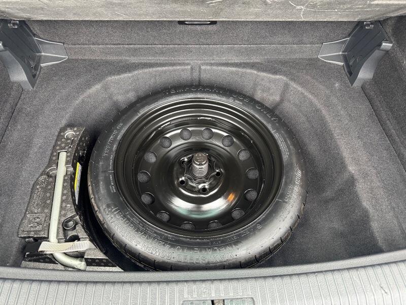 Volkswagen Golf SV view 45
