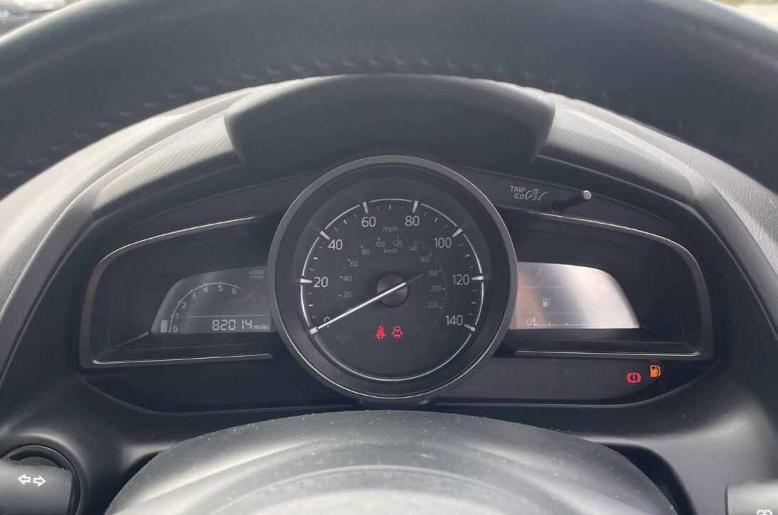 Mazda Mazda2 view 13