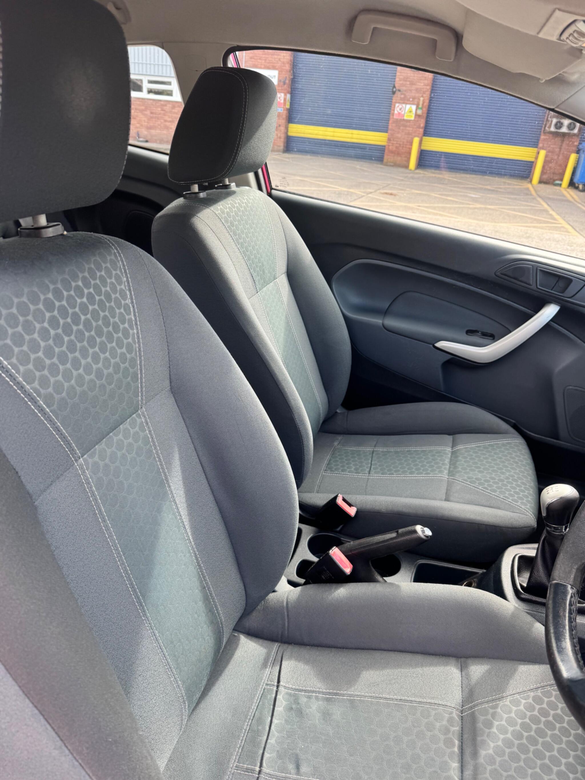 Ford Fiesta view 24