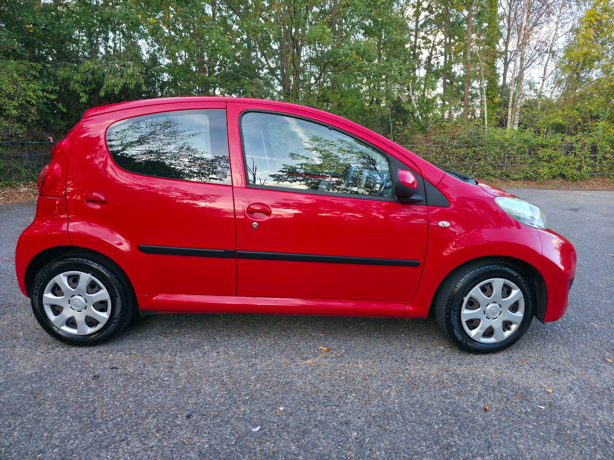 Peugeot 107 view 5
