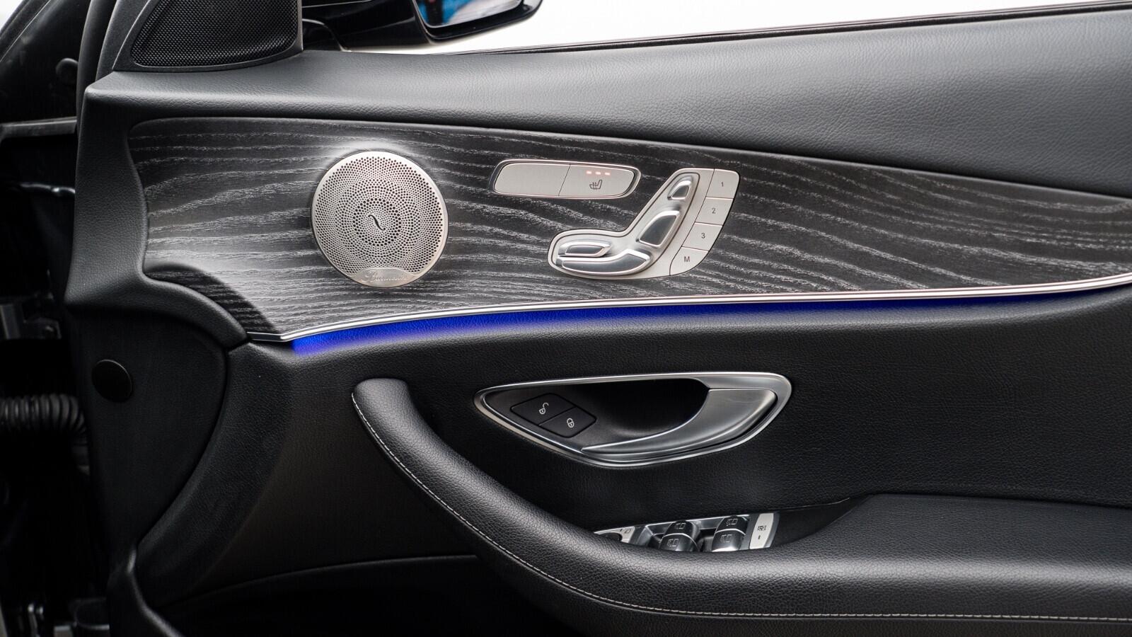 Mercedes-Benz E Class view 30