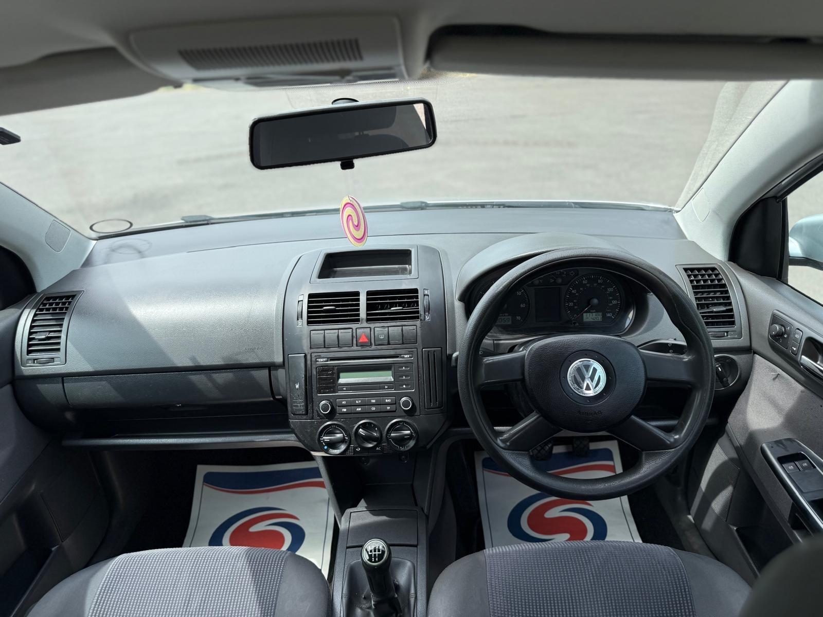 Volkswagen Polo view 2