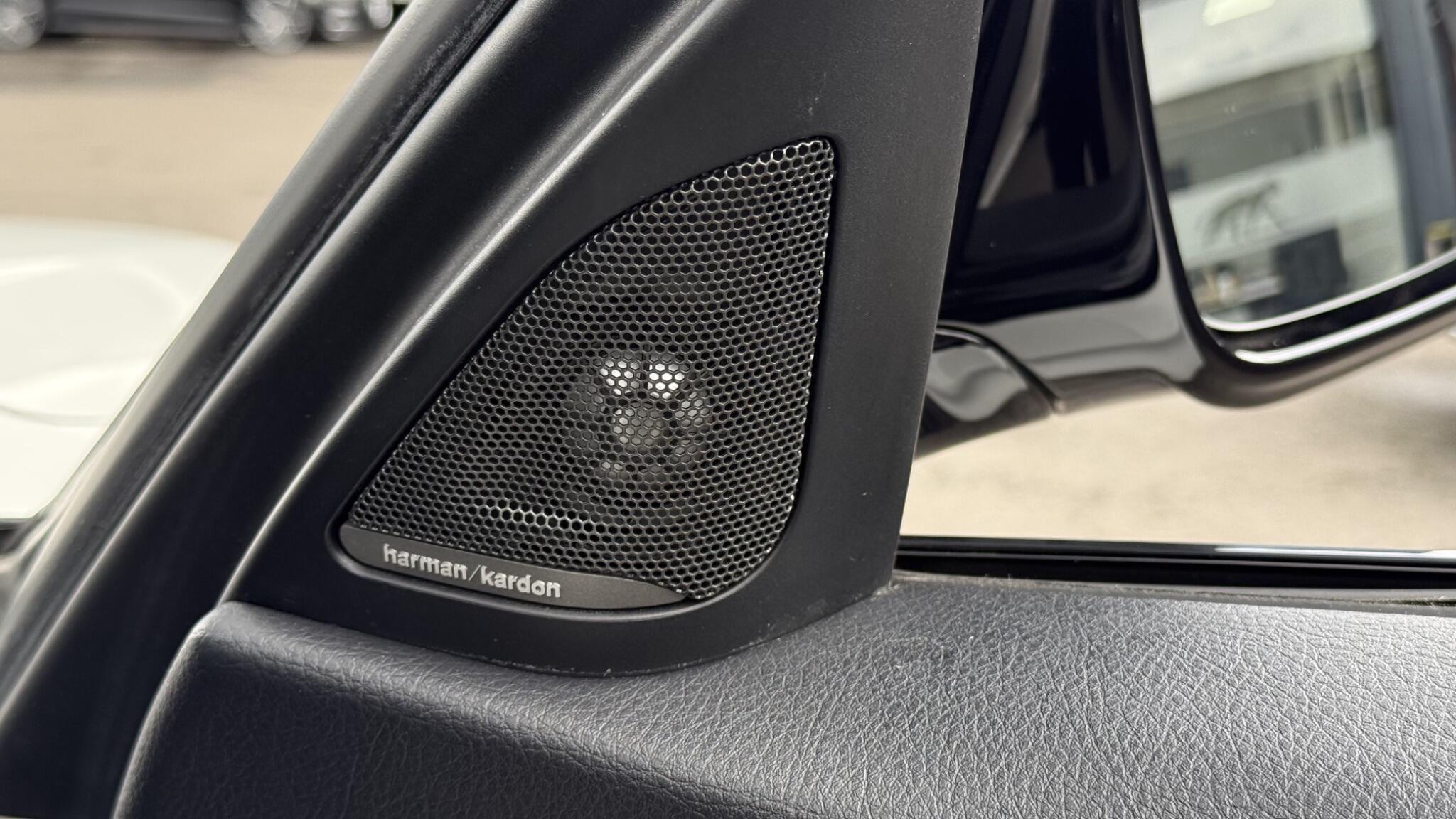 BMW 3 Series view 26