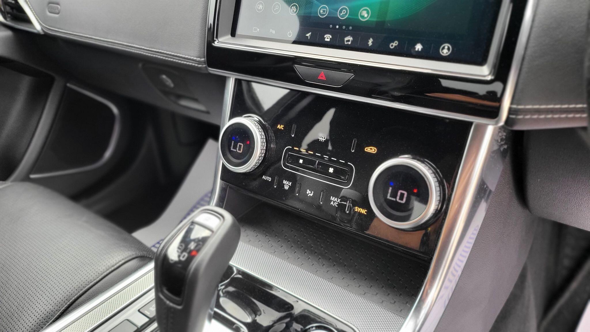 Jaguar Xe view 37