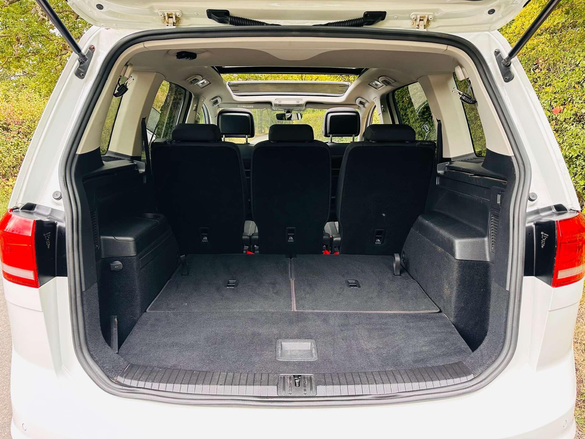 Volkswagen Touran view 43