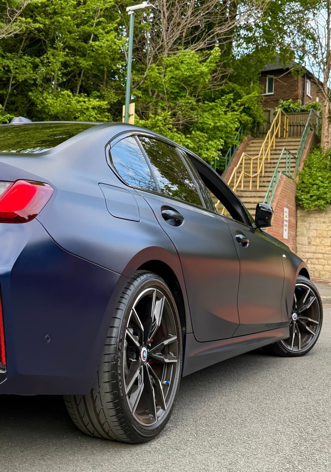 BMW 3 Series view 24