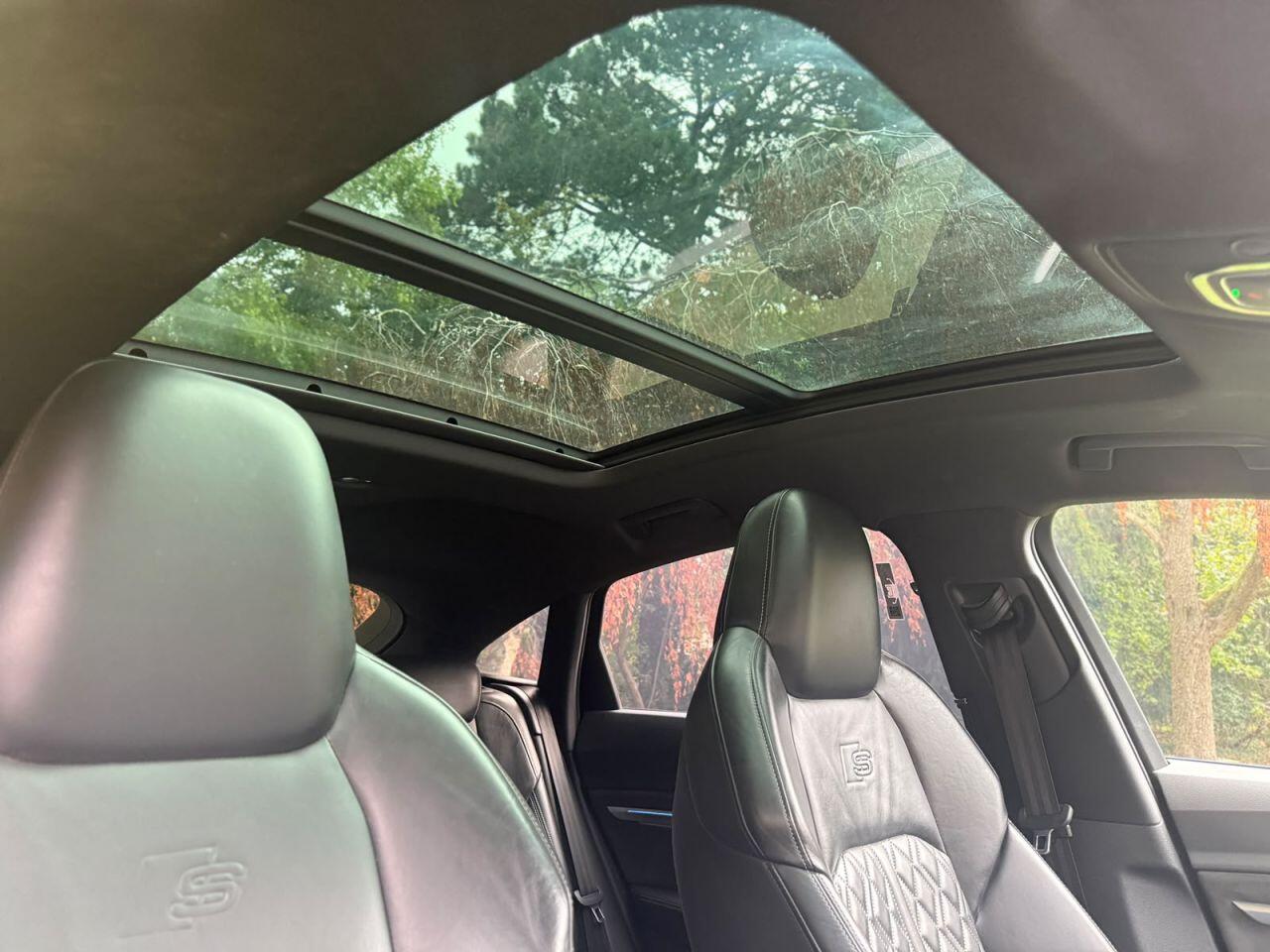 Audi E-Tron view 21