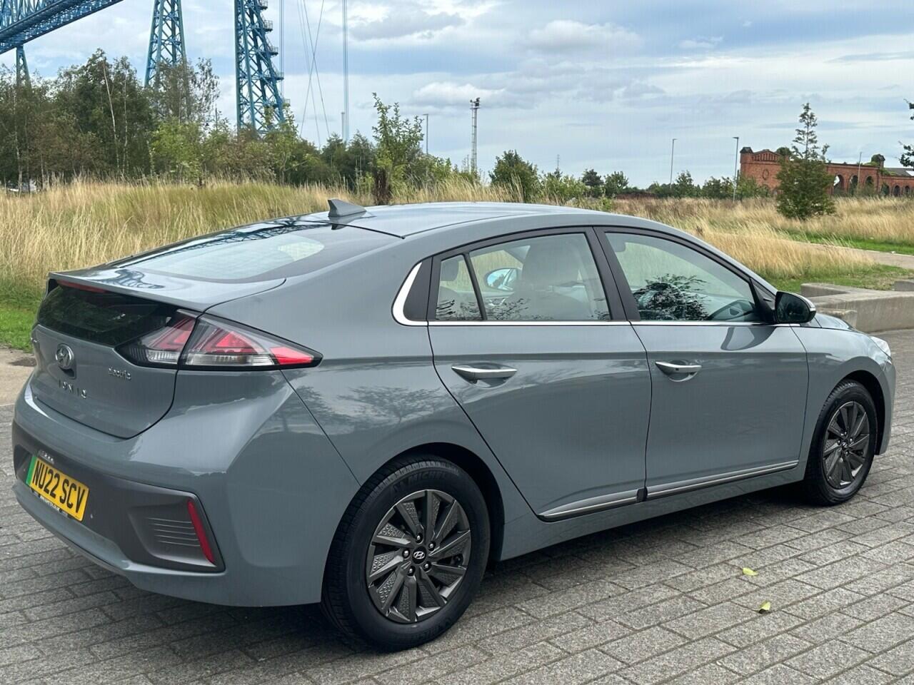 Hyundai Ioniq view 7