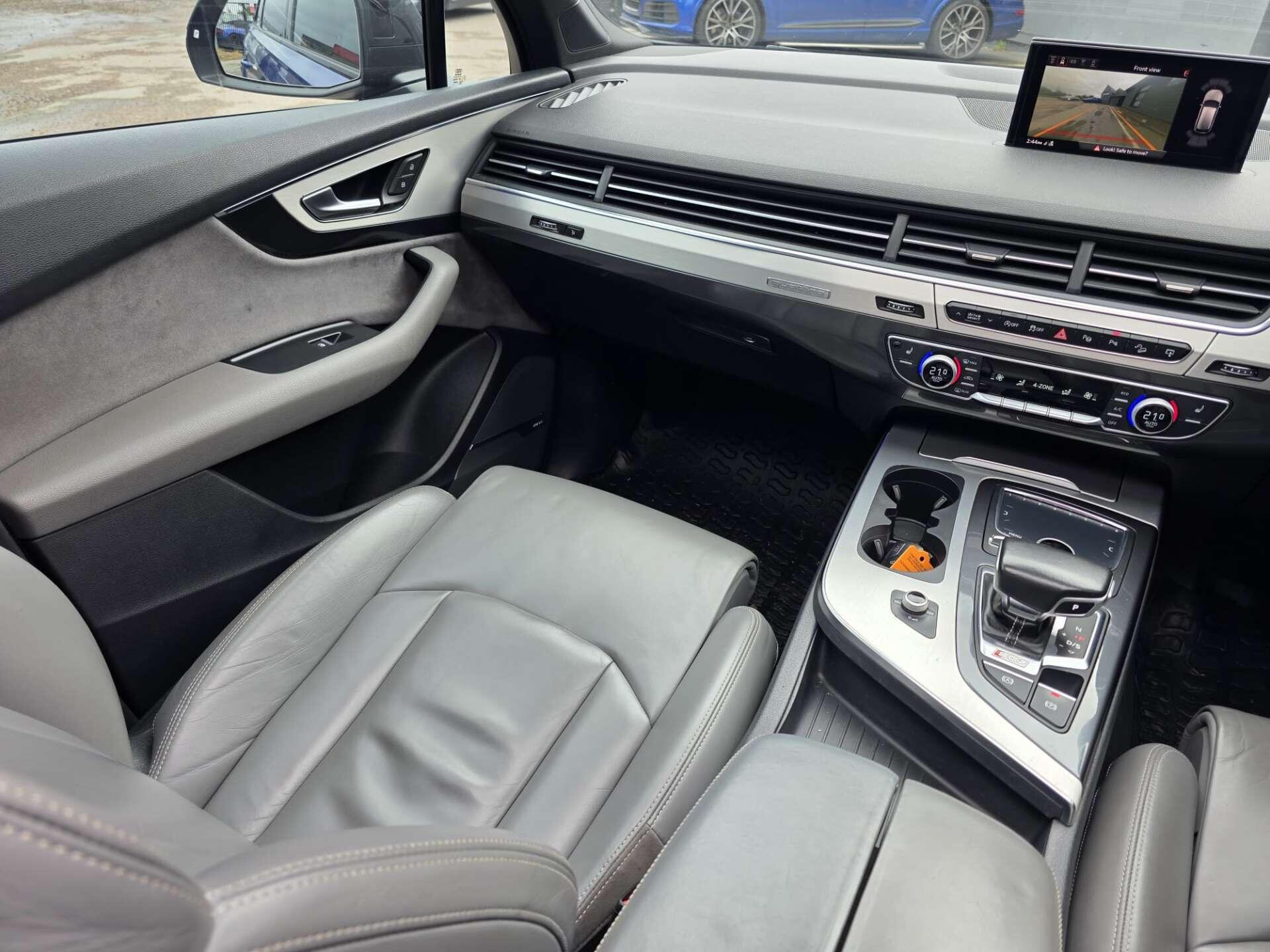 Audi SQ7 view 39