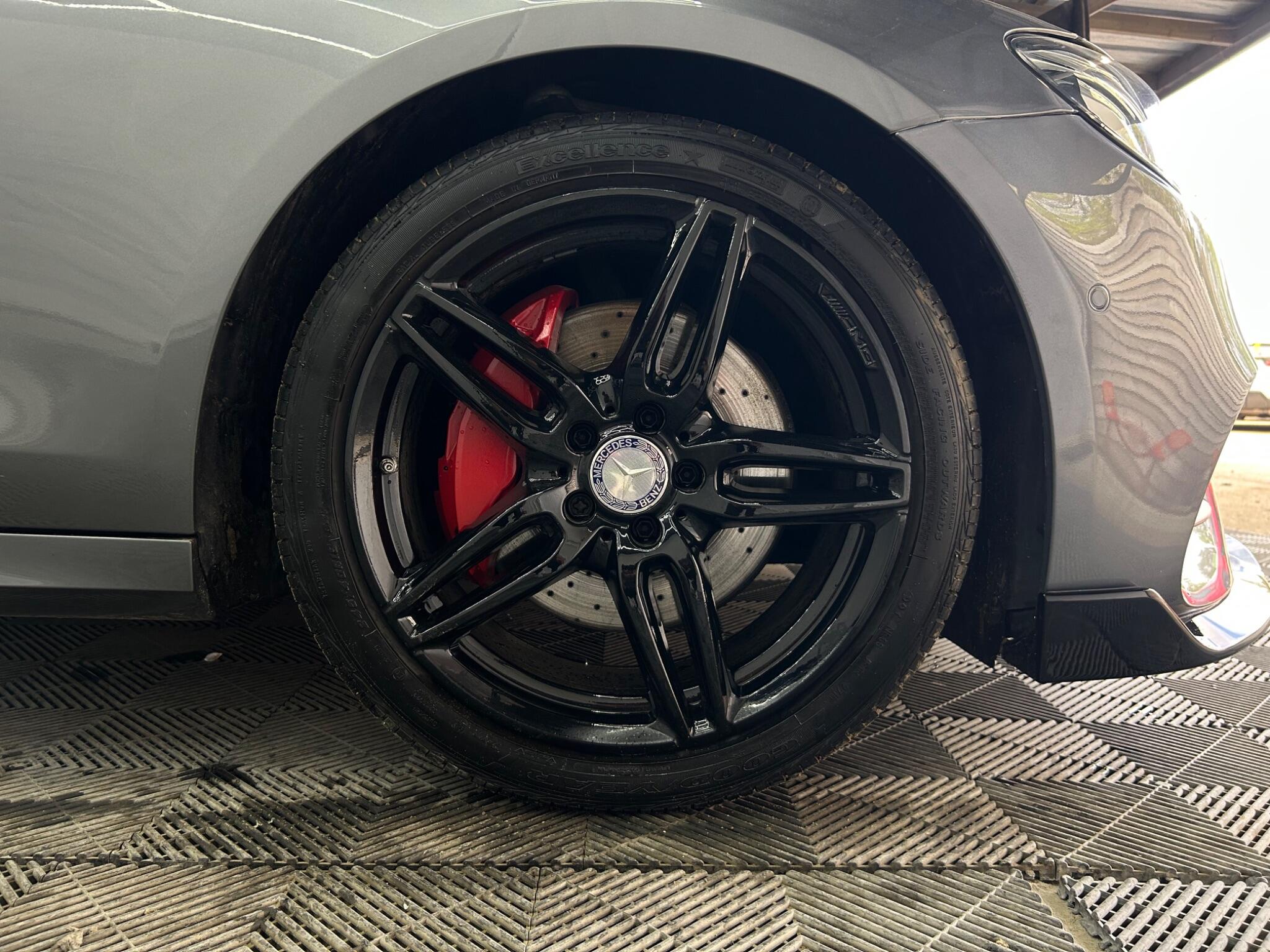 Mercedes-Benz E-Class view 32