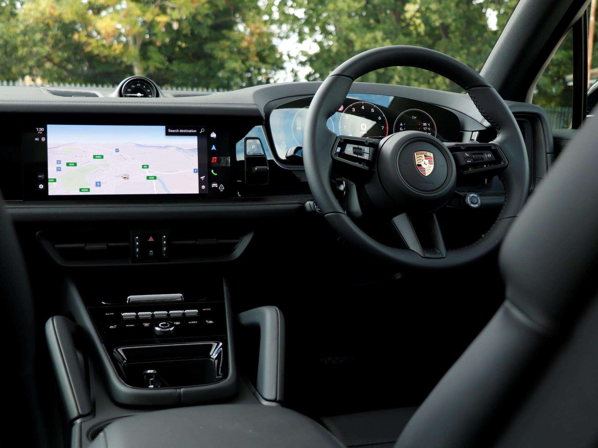 Porsche Cayenne view 12