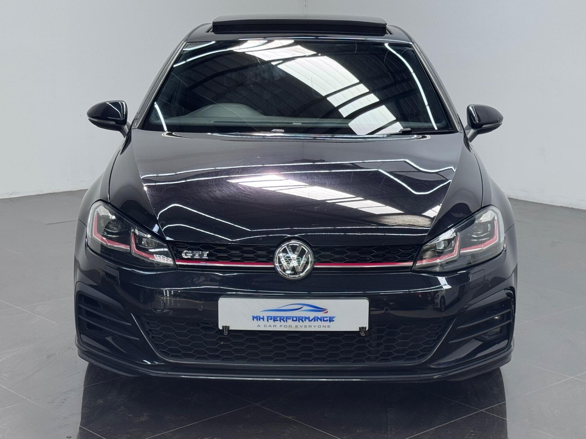 Volkswagen Golf view 2