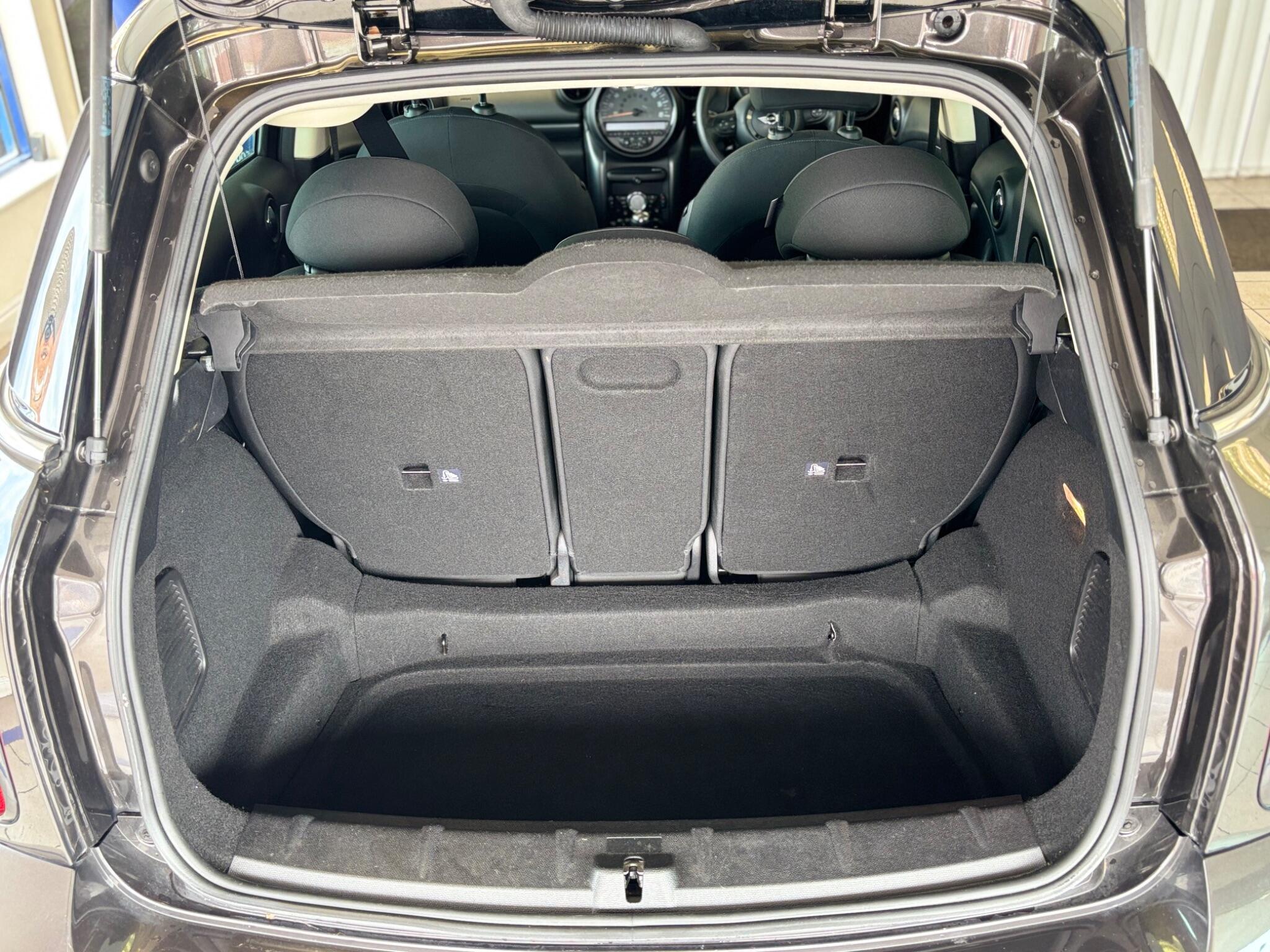 Mini Countryman view 24