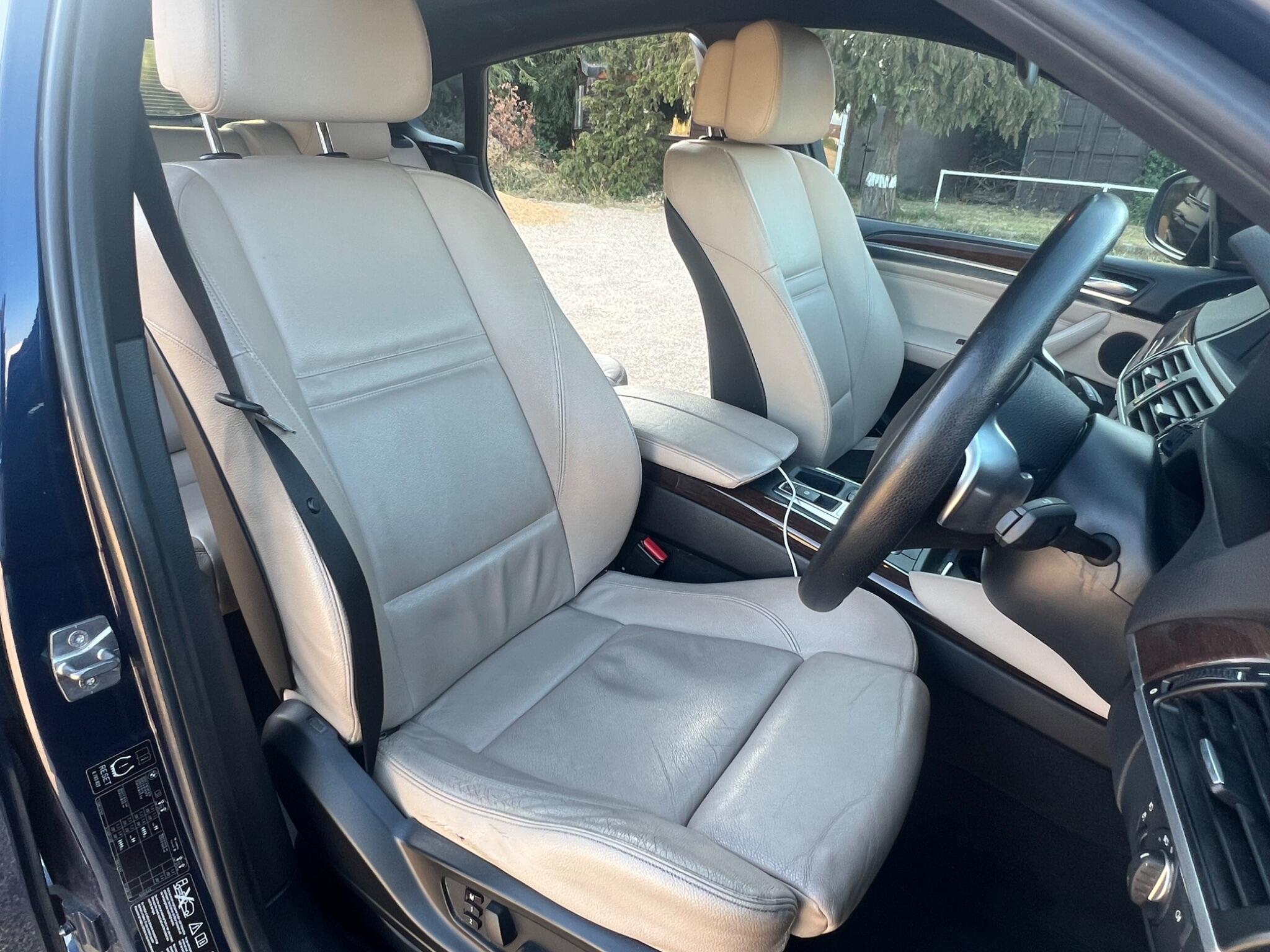 BMW X6 view 24
