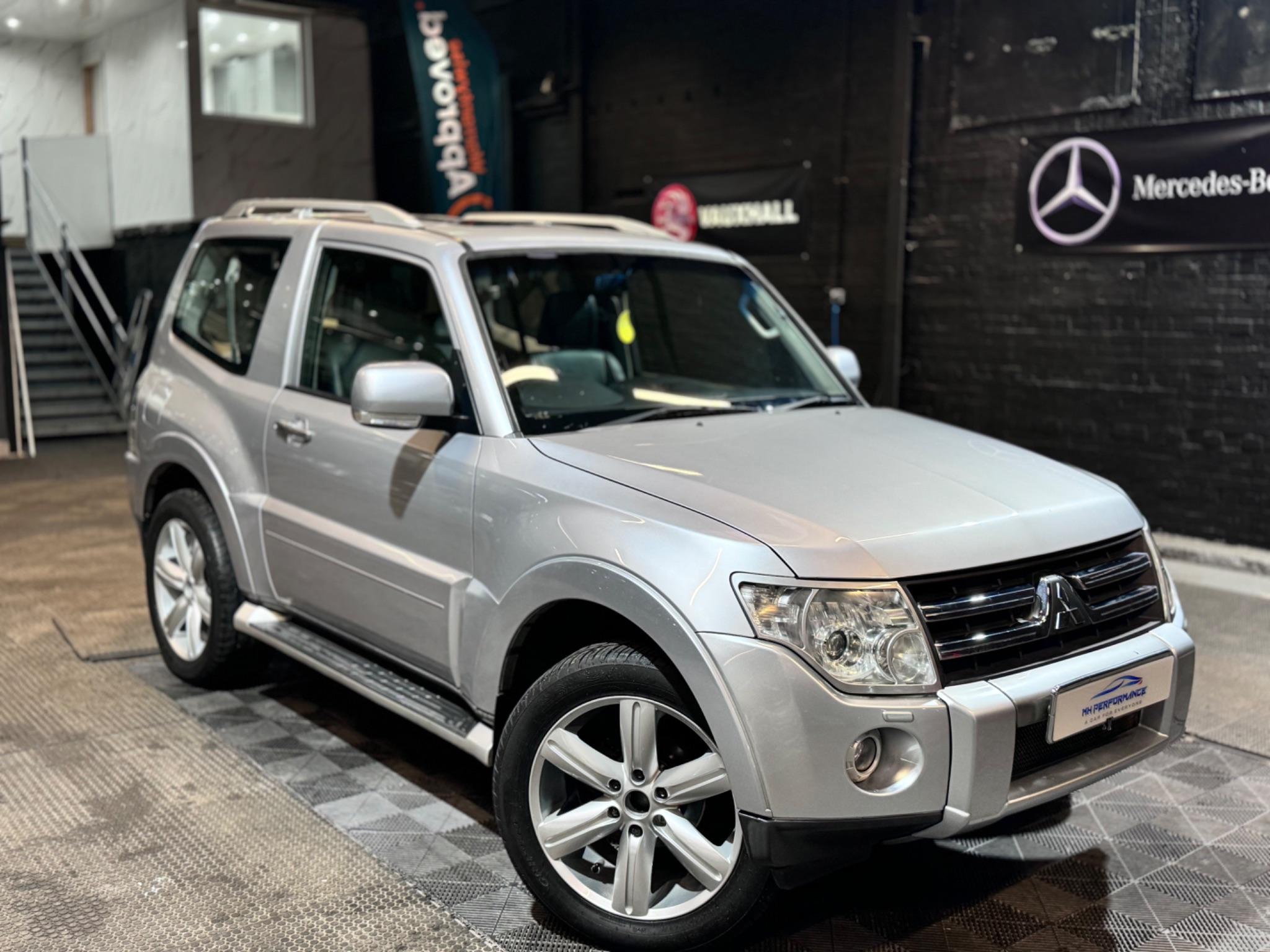 Mitsubishi Shogun view 8