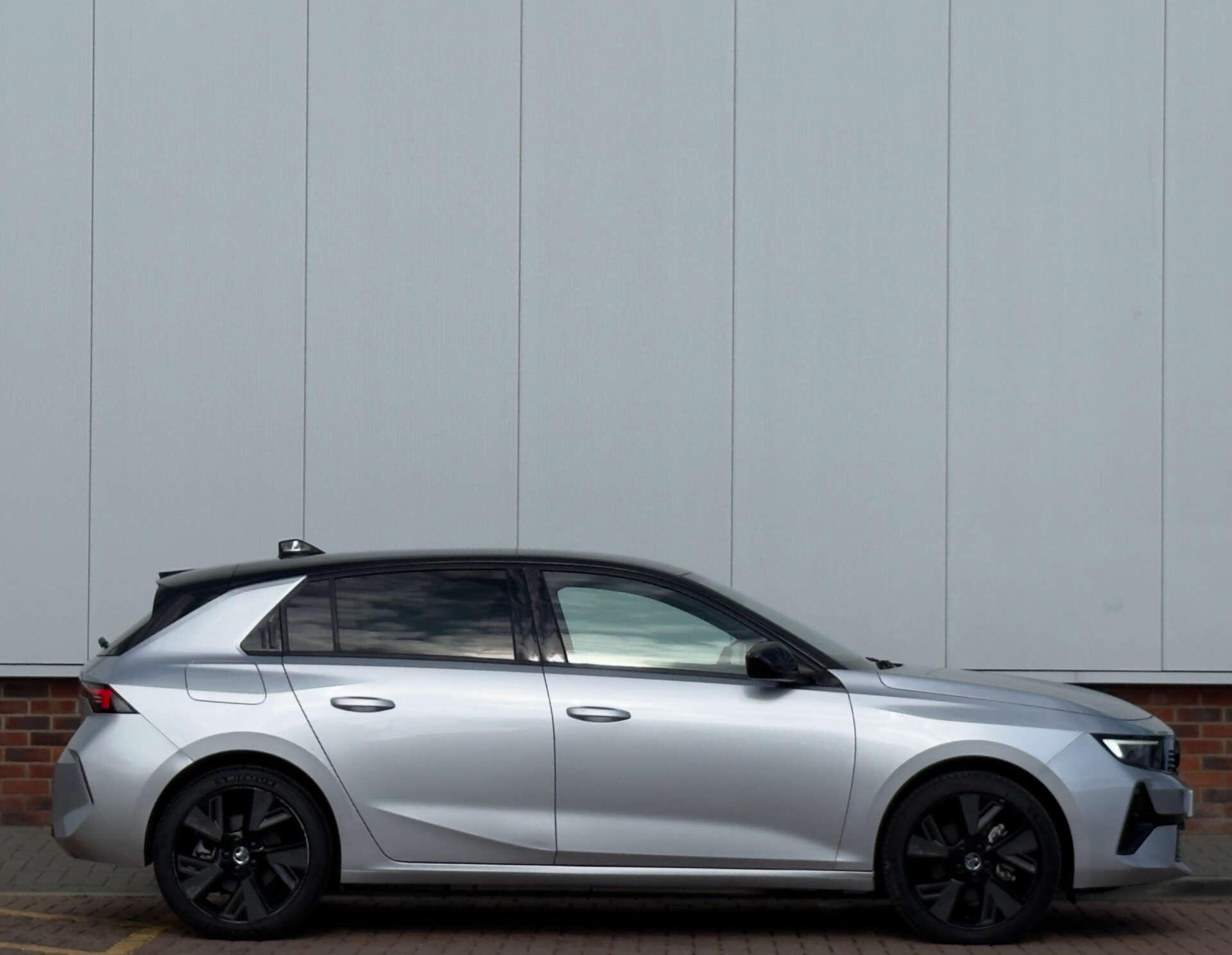 Vauxhall Astra Electric view 7