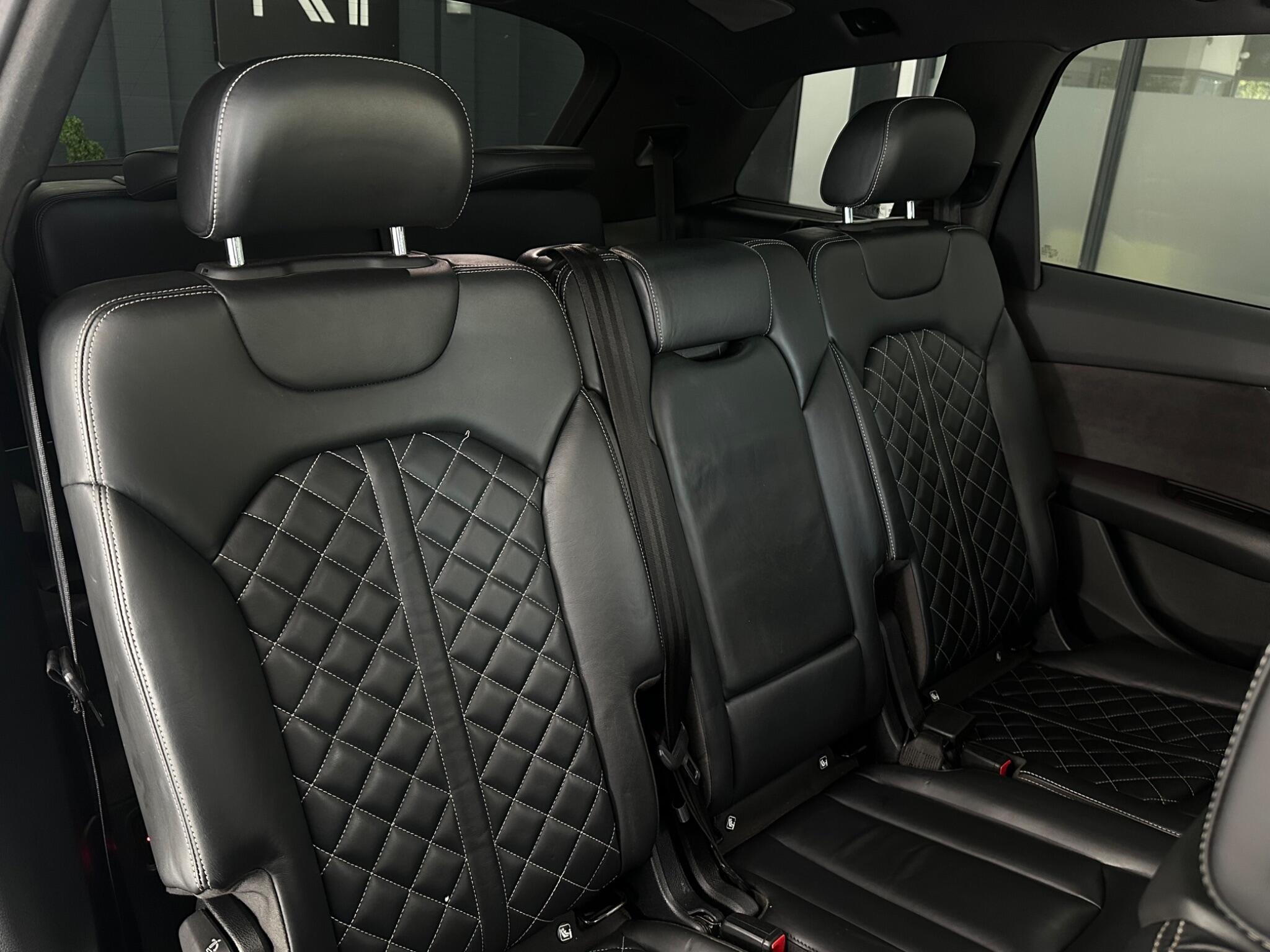 Audi Q7 view 36