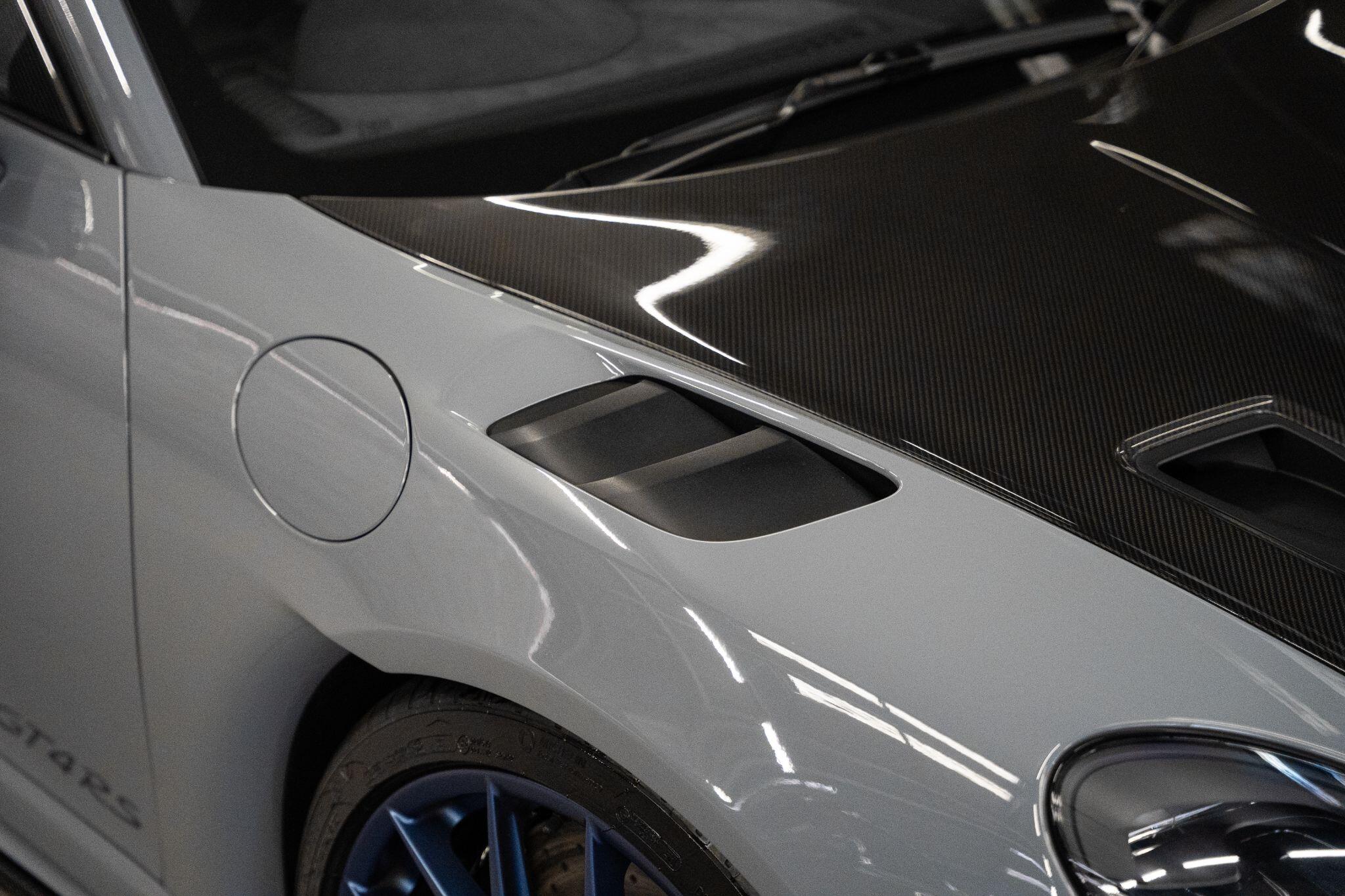 Porsche Cayman view 11