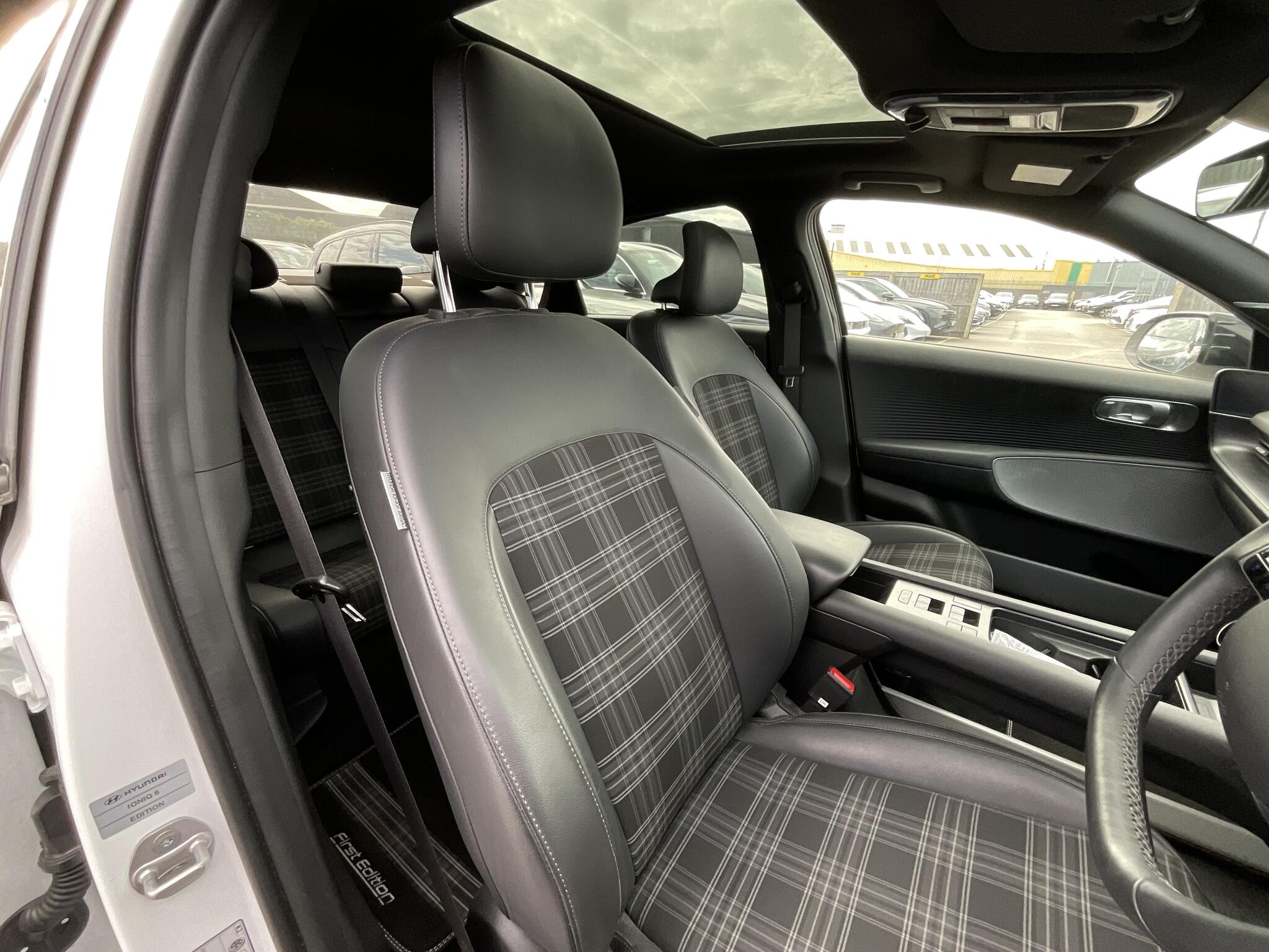 Hyundai Ioniq 6 view 8