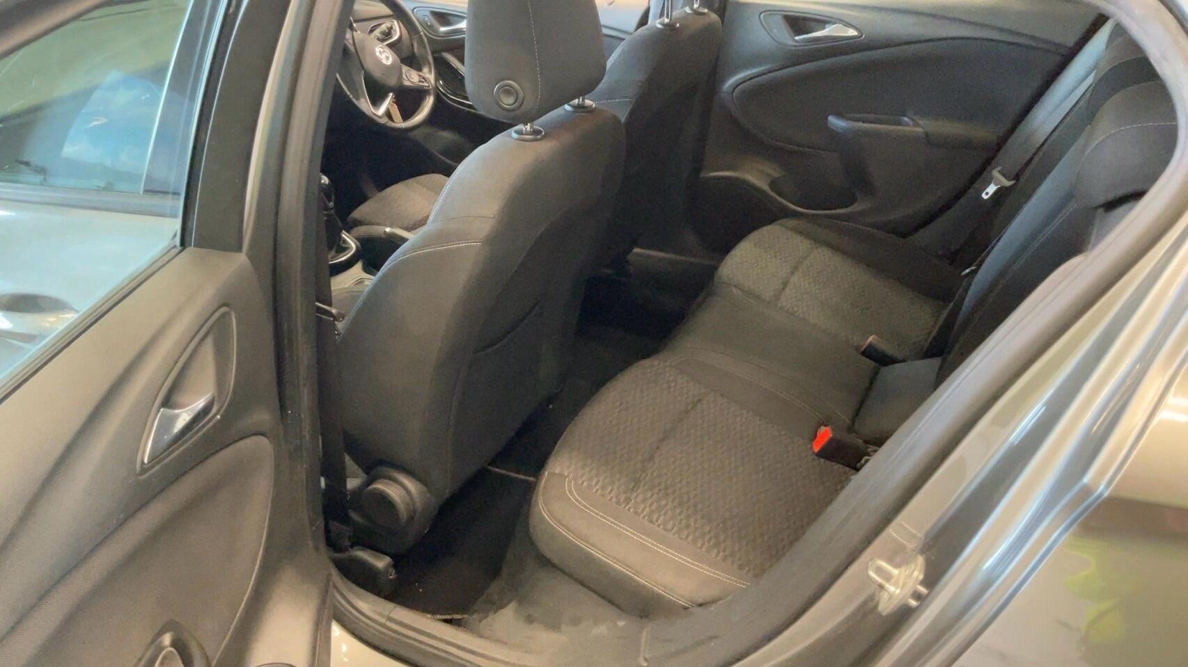 Vauxhall Astra view 11
