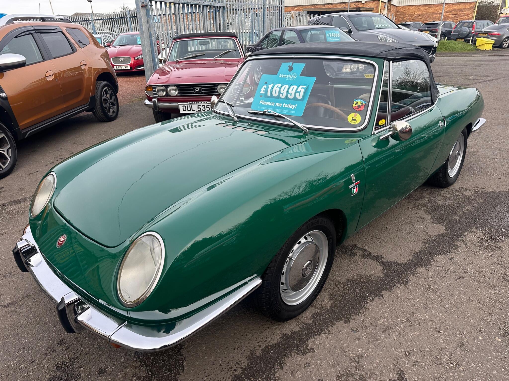 Fiat 850 view 3
