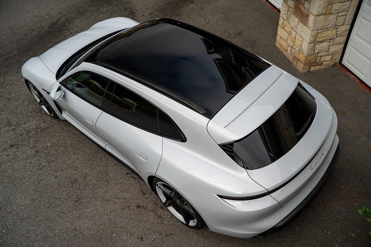 Porsche Taycan view 37
