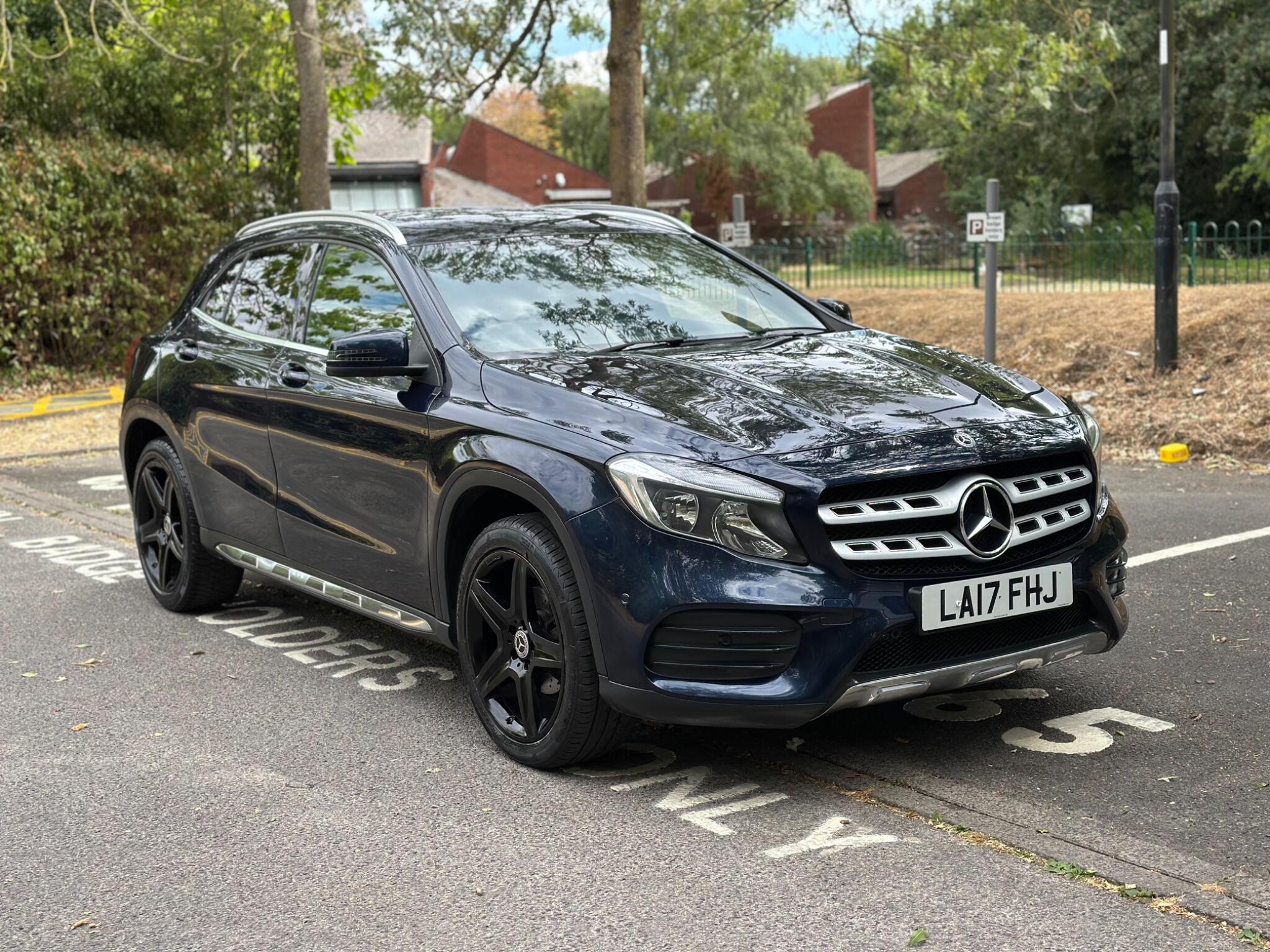 Mercedes-Benz Gla view 10
