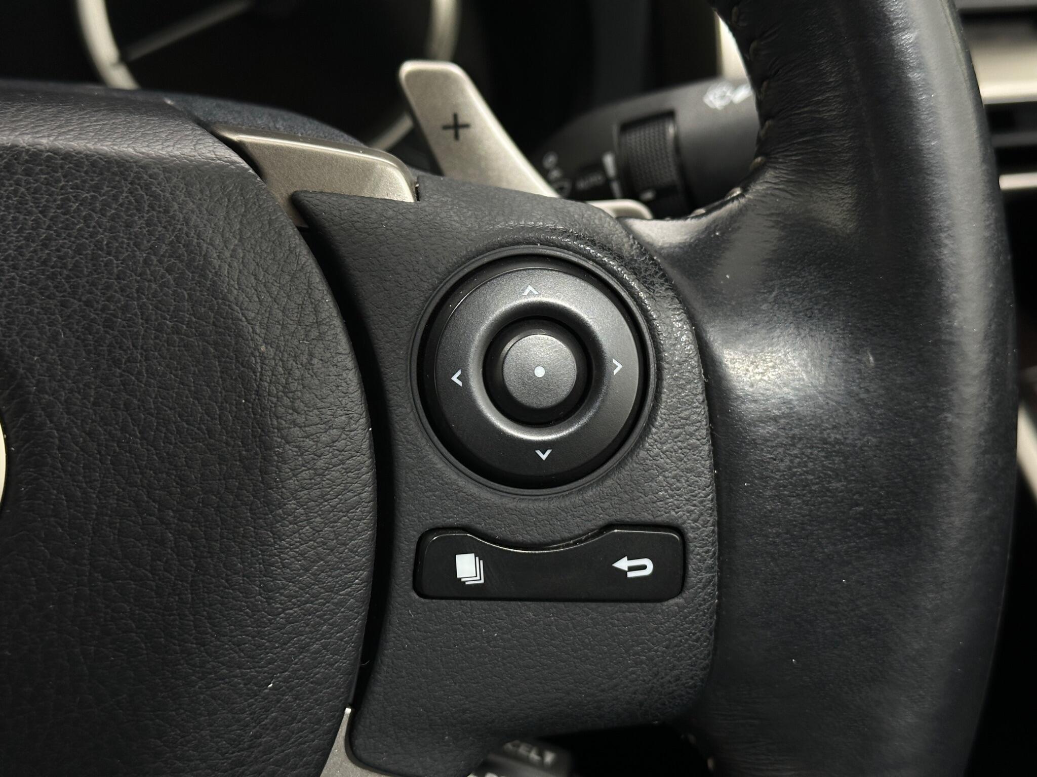 Lexus Is view 16