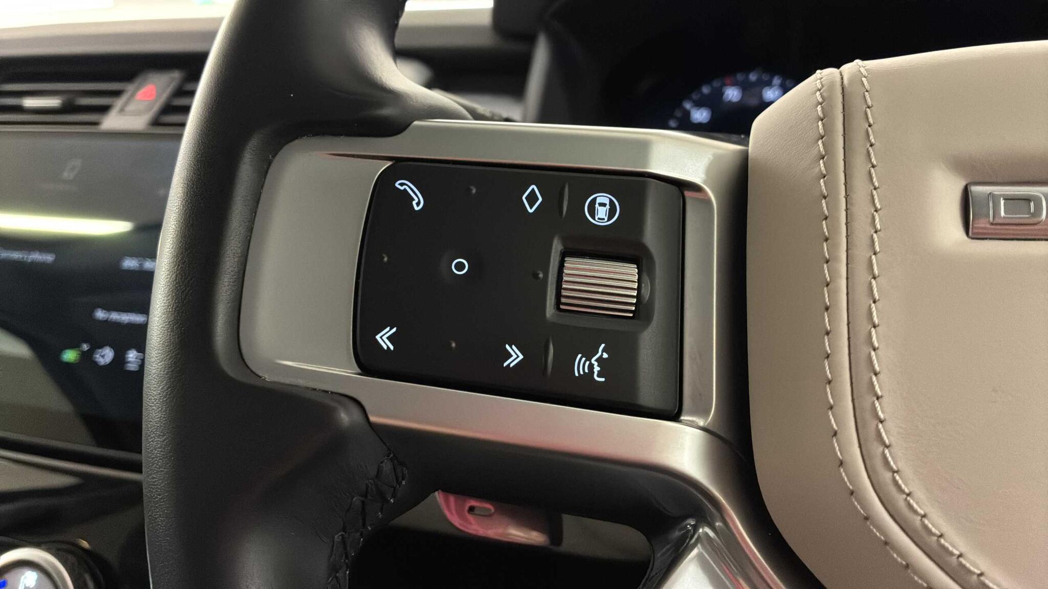 Land Rover Discovery view 27
