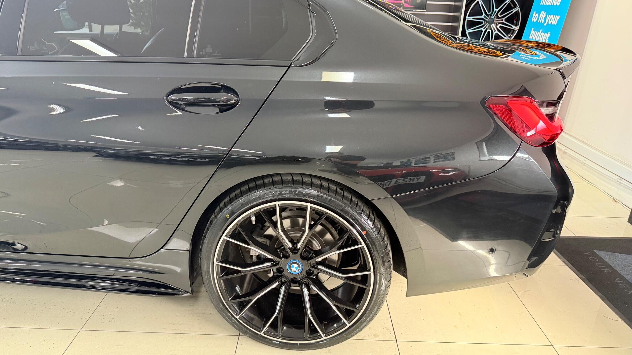 BMW 3 Series view 41