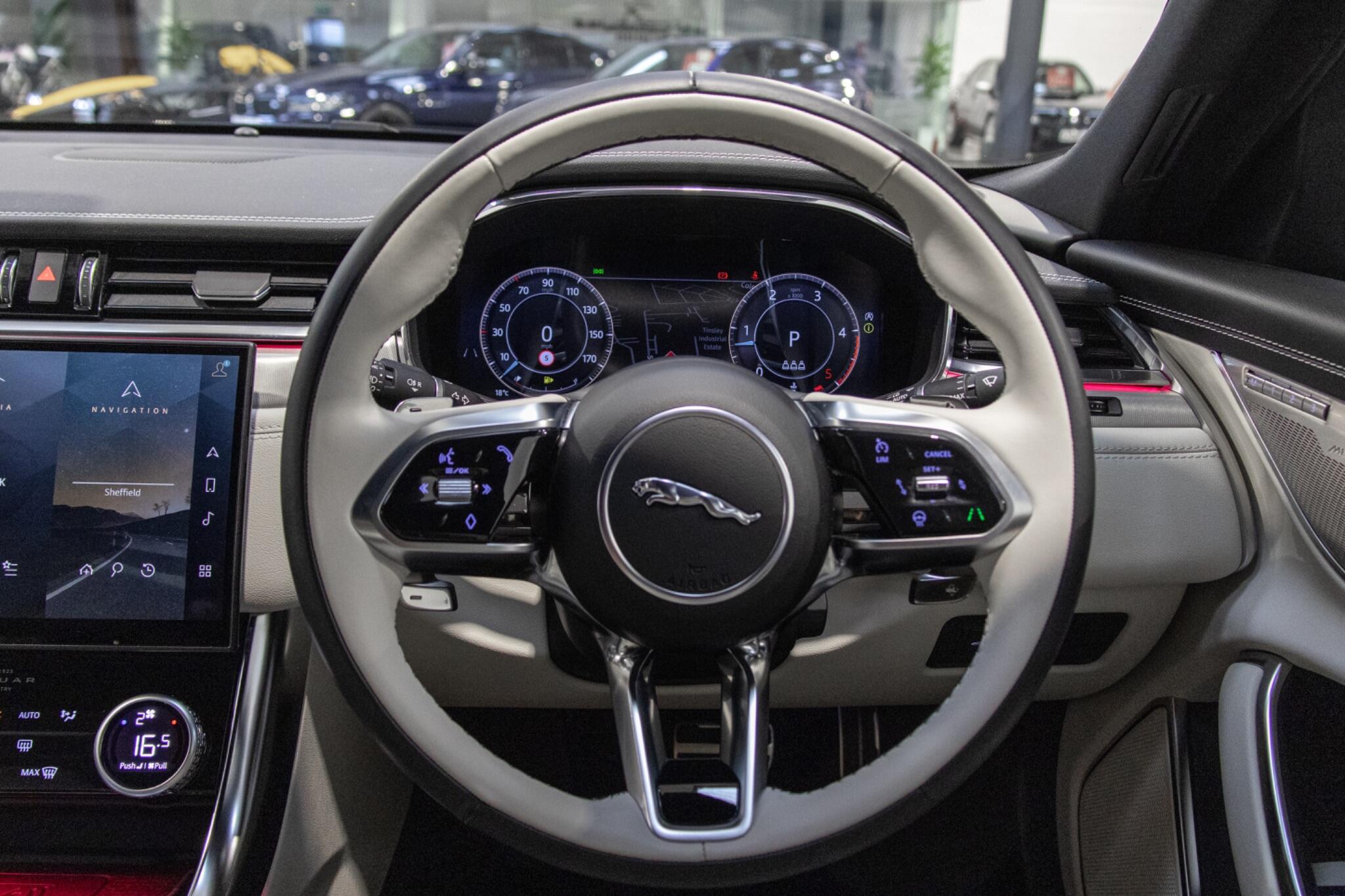 Jaguar XF view 15