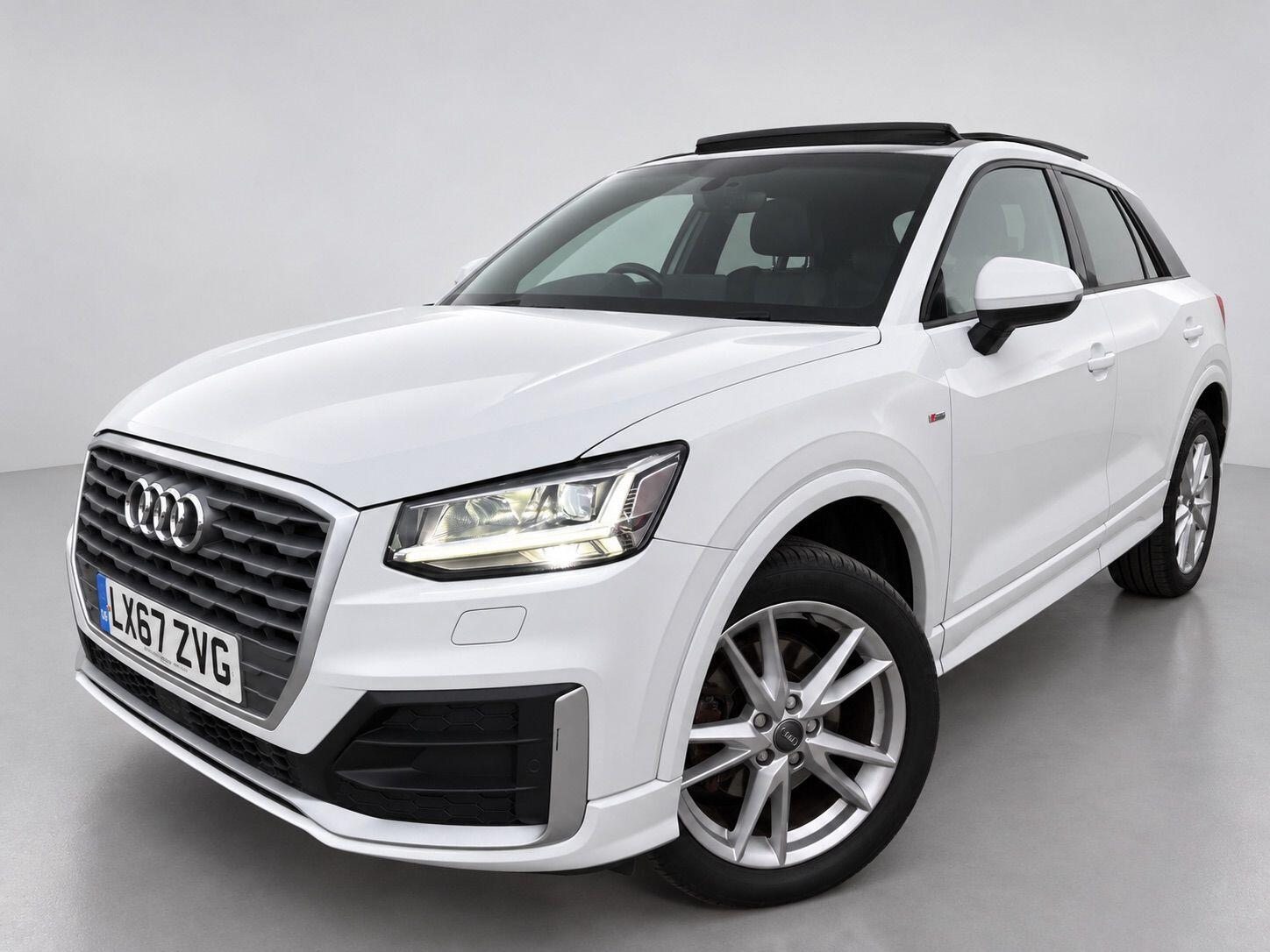Audi Q2 view 8