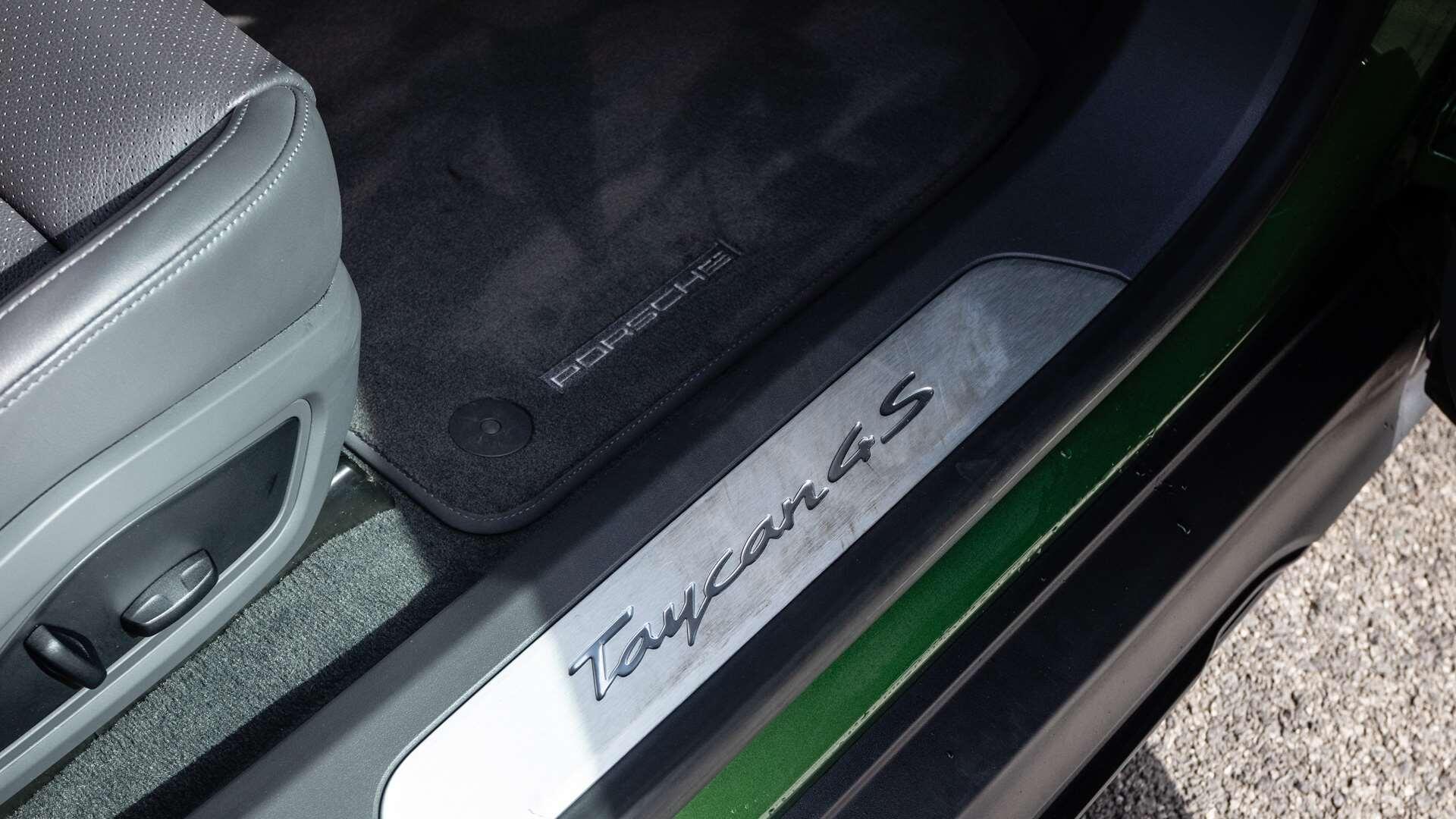 Porsche Taycan view 33