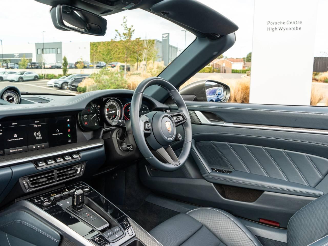 Porsche 911 view 29