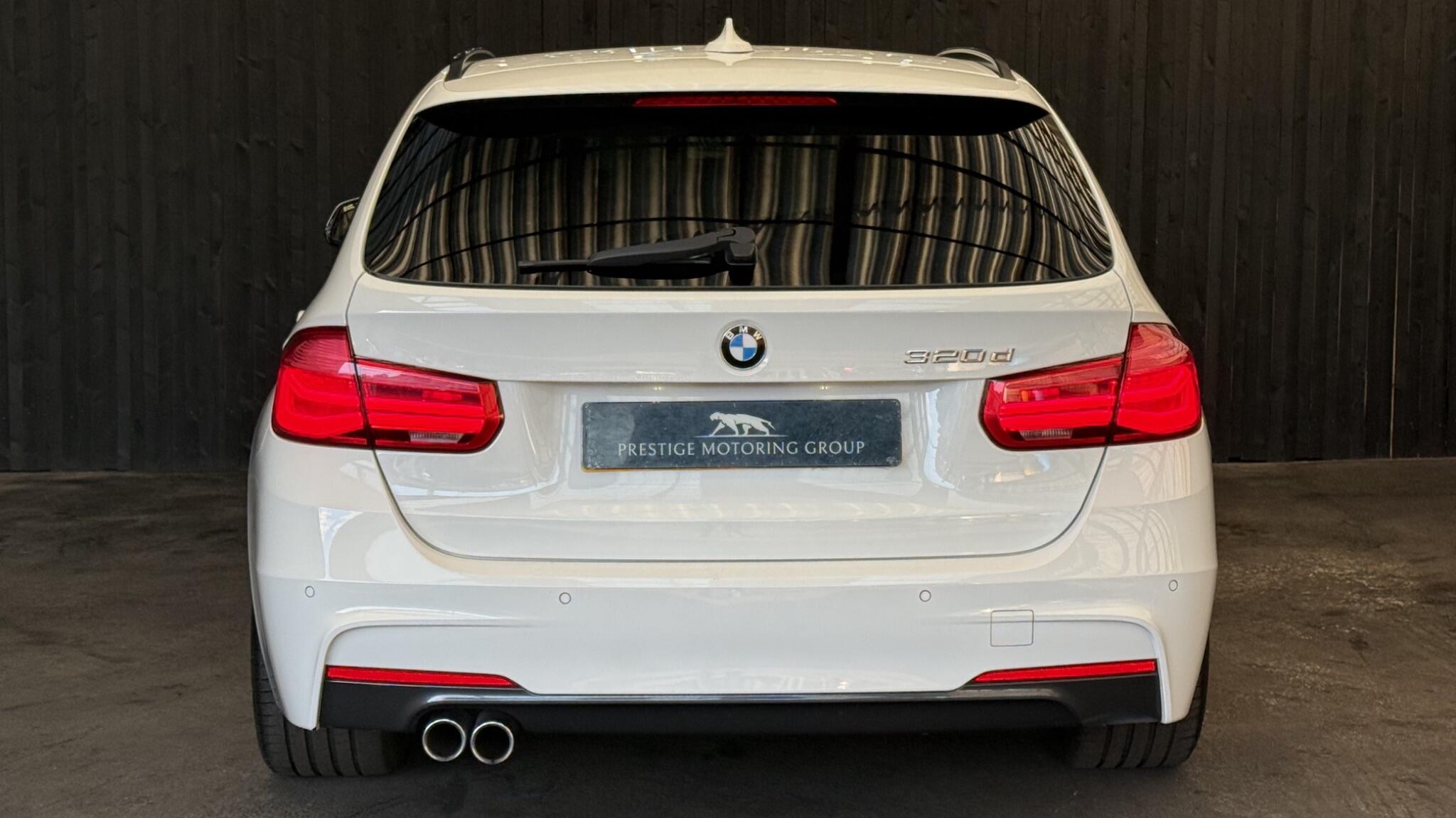 BMW 3 Series view 15